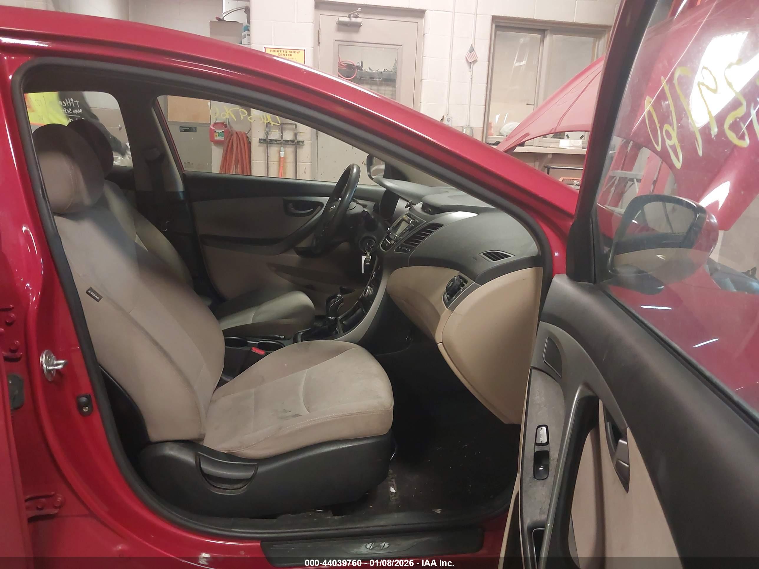 HYUNDAI ELANTRA image 5