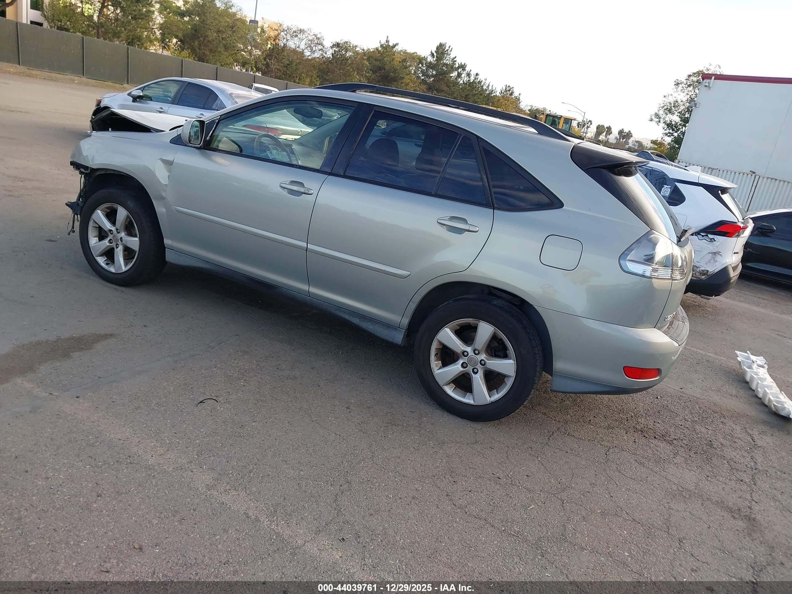 LEXUS RX image 3