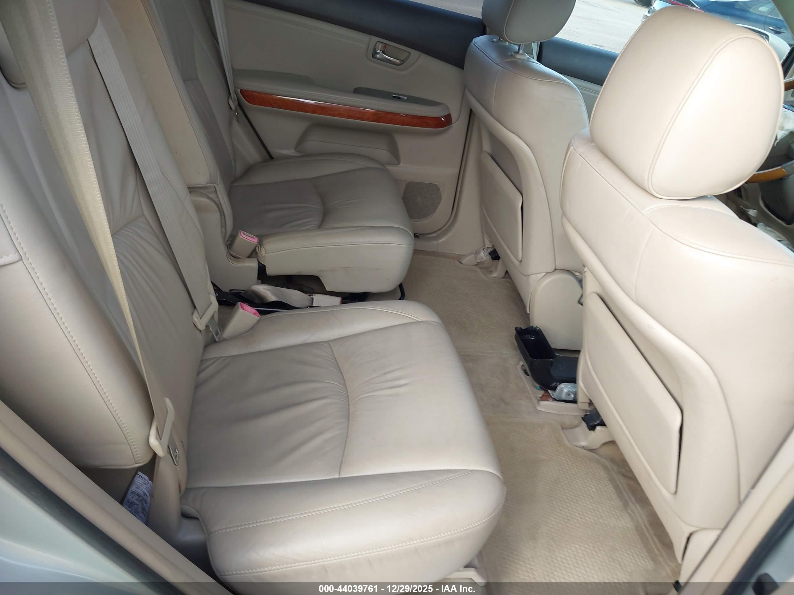LEXUS RX image 8