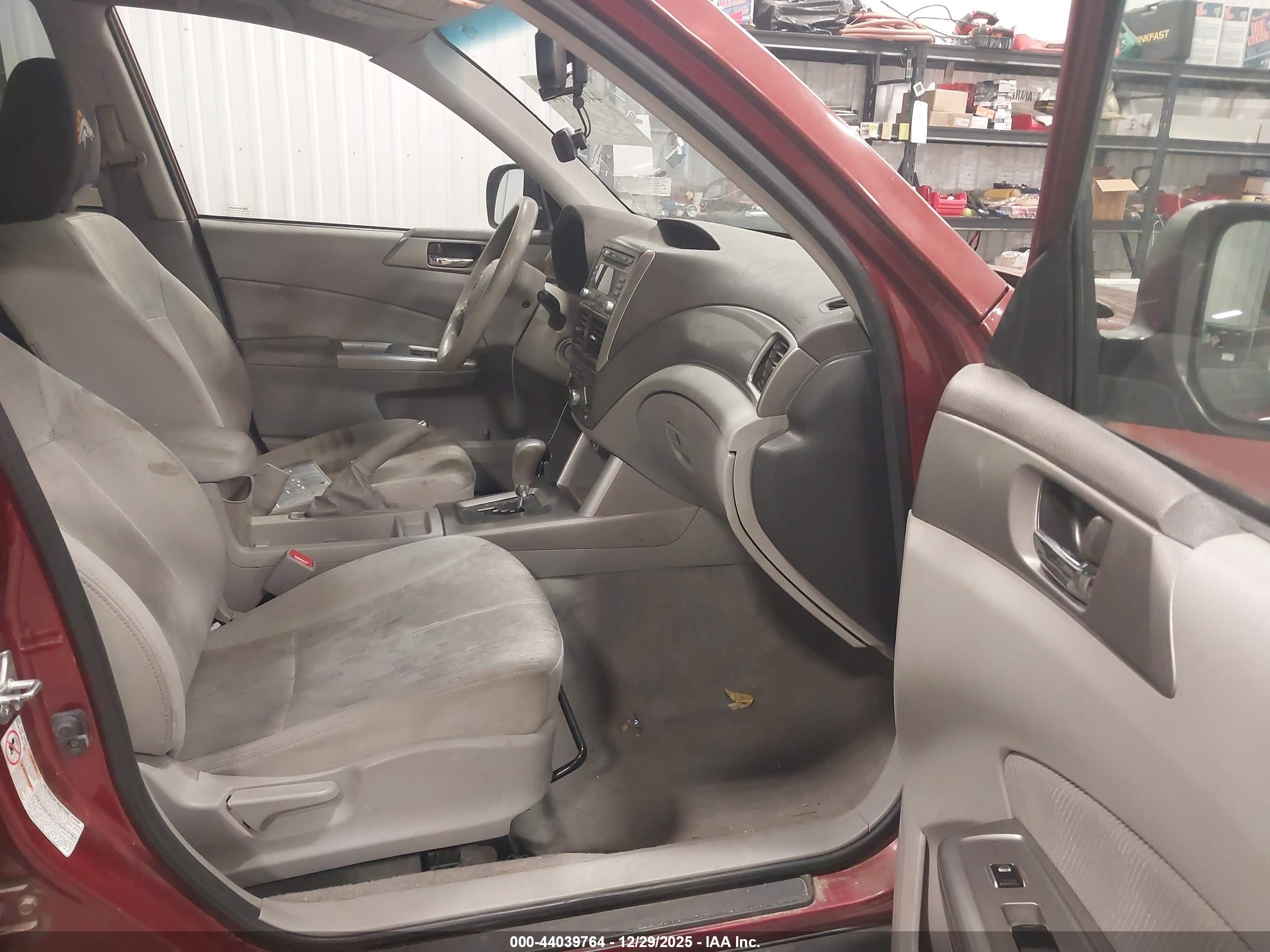 SUBARU FORESTER image 5