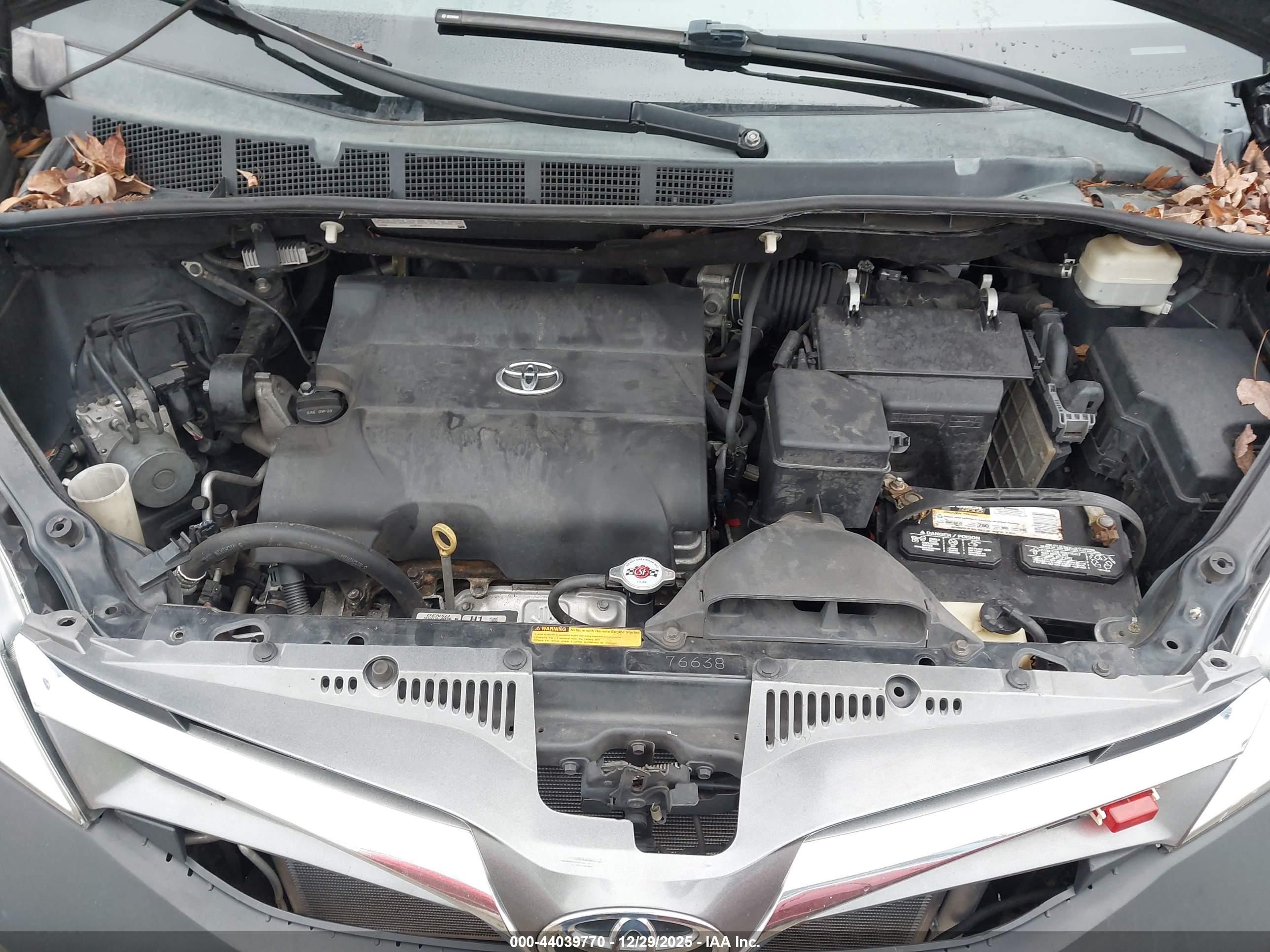 TOYOTA SIENNA image 10