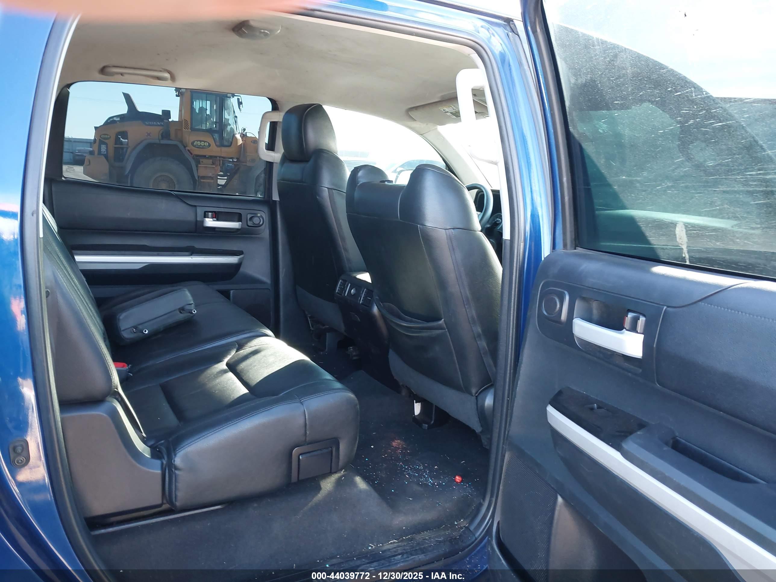 TOYOTA TUNDRA image 8