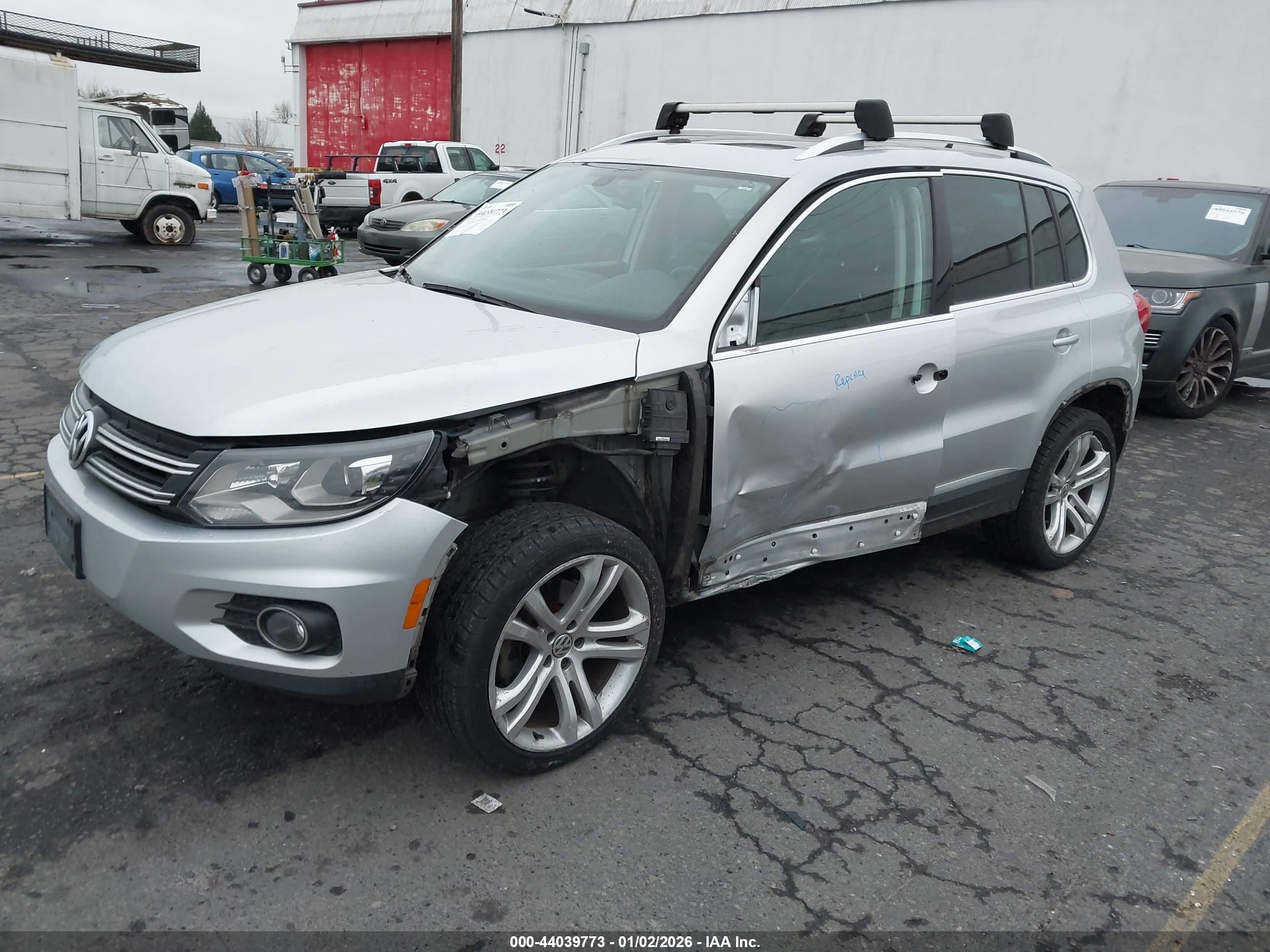 VOLKSWAGEN TIGUAN image 2