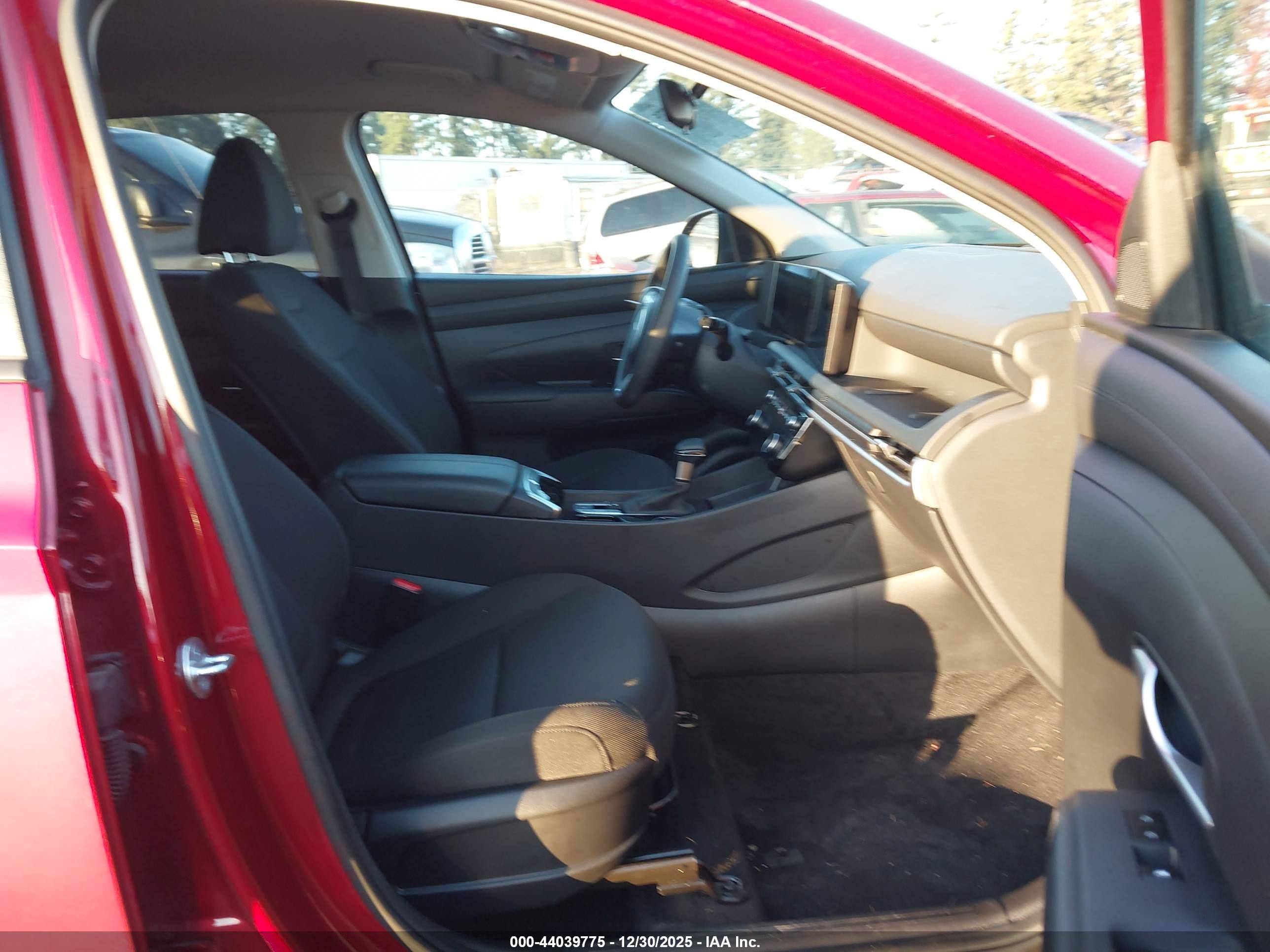 HYUNDAI TUCSON image 5