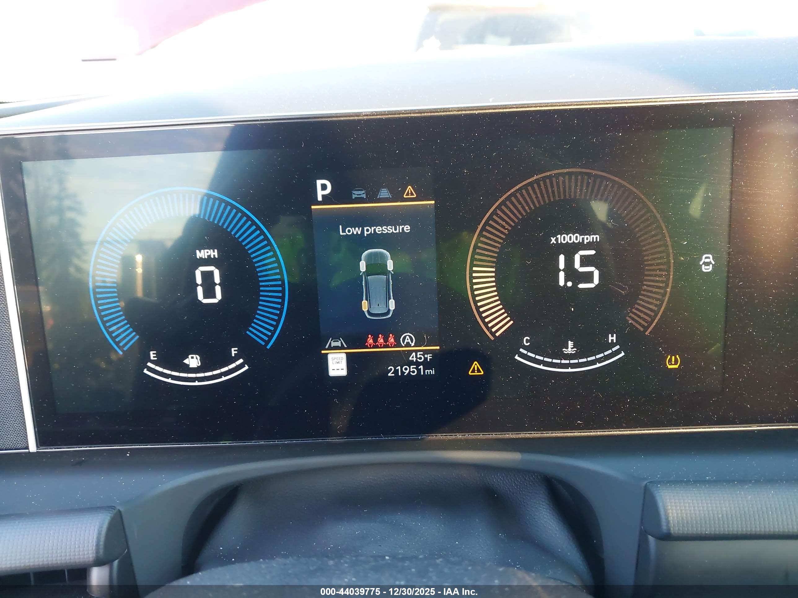 HYUNDAI TUCSON image 7