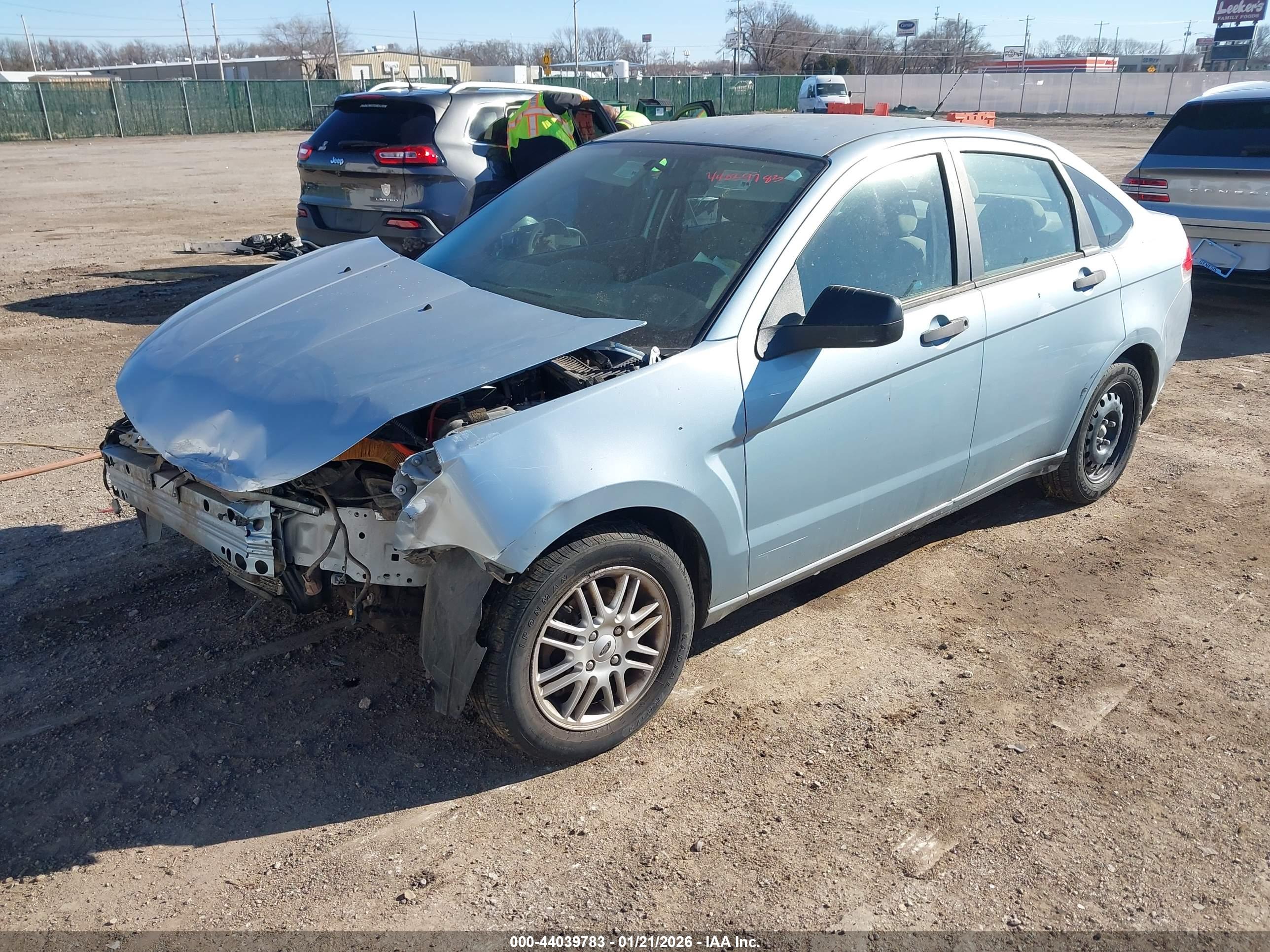 FORD FOCUS image 2