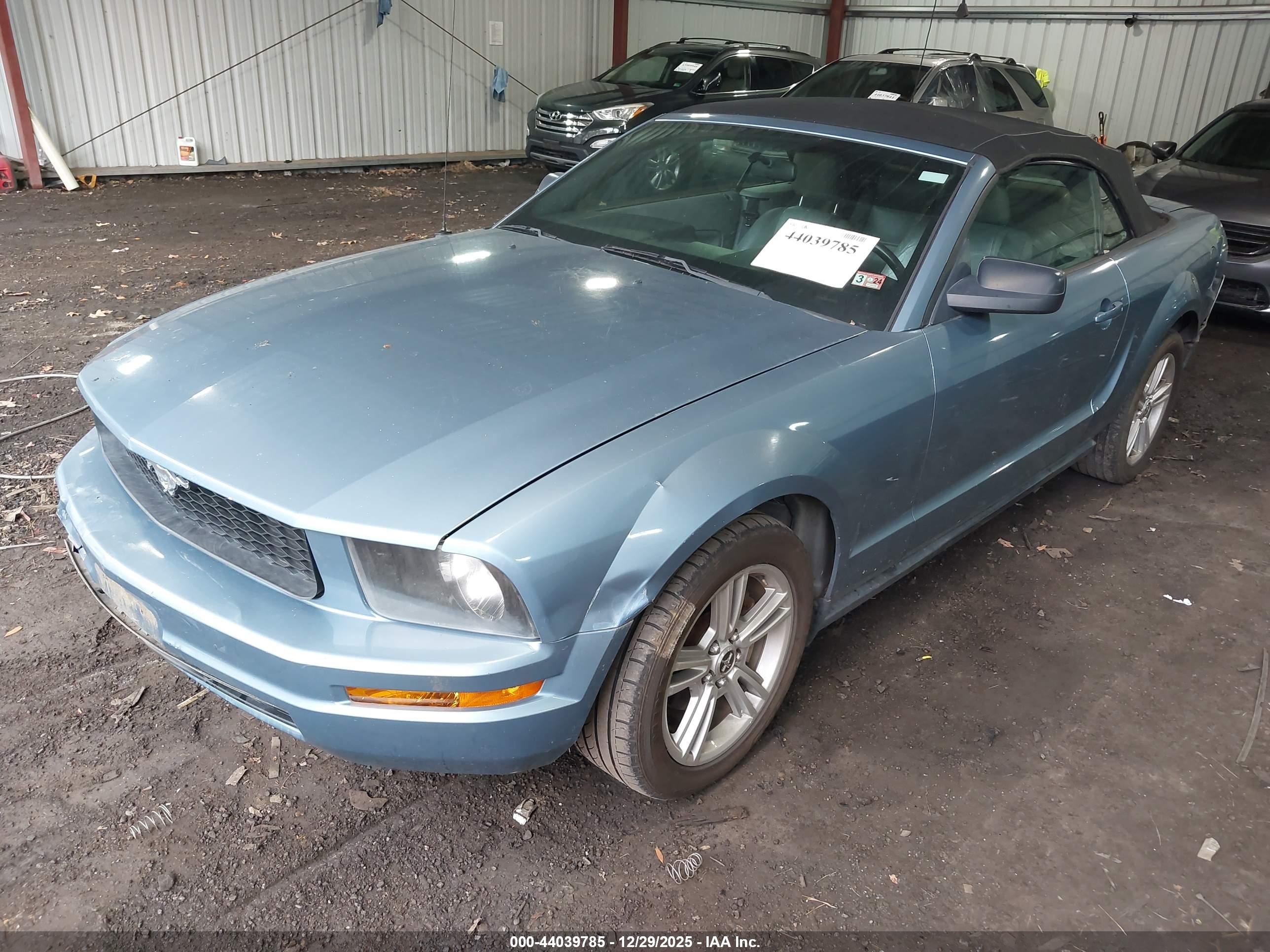 FORD MUSTANG image 2