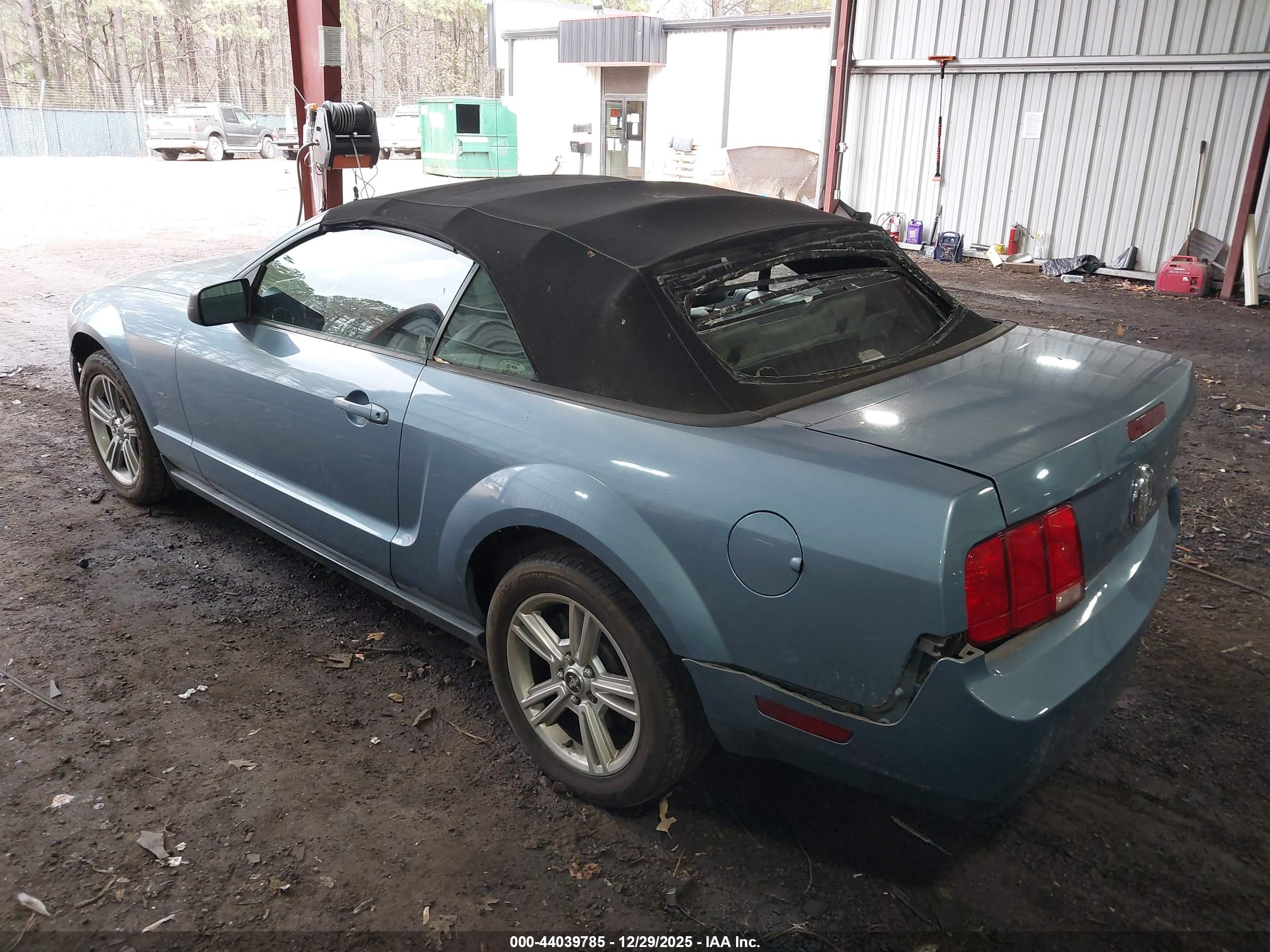 FORD MUSTANG image 3