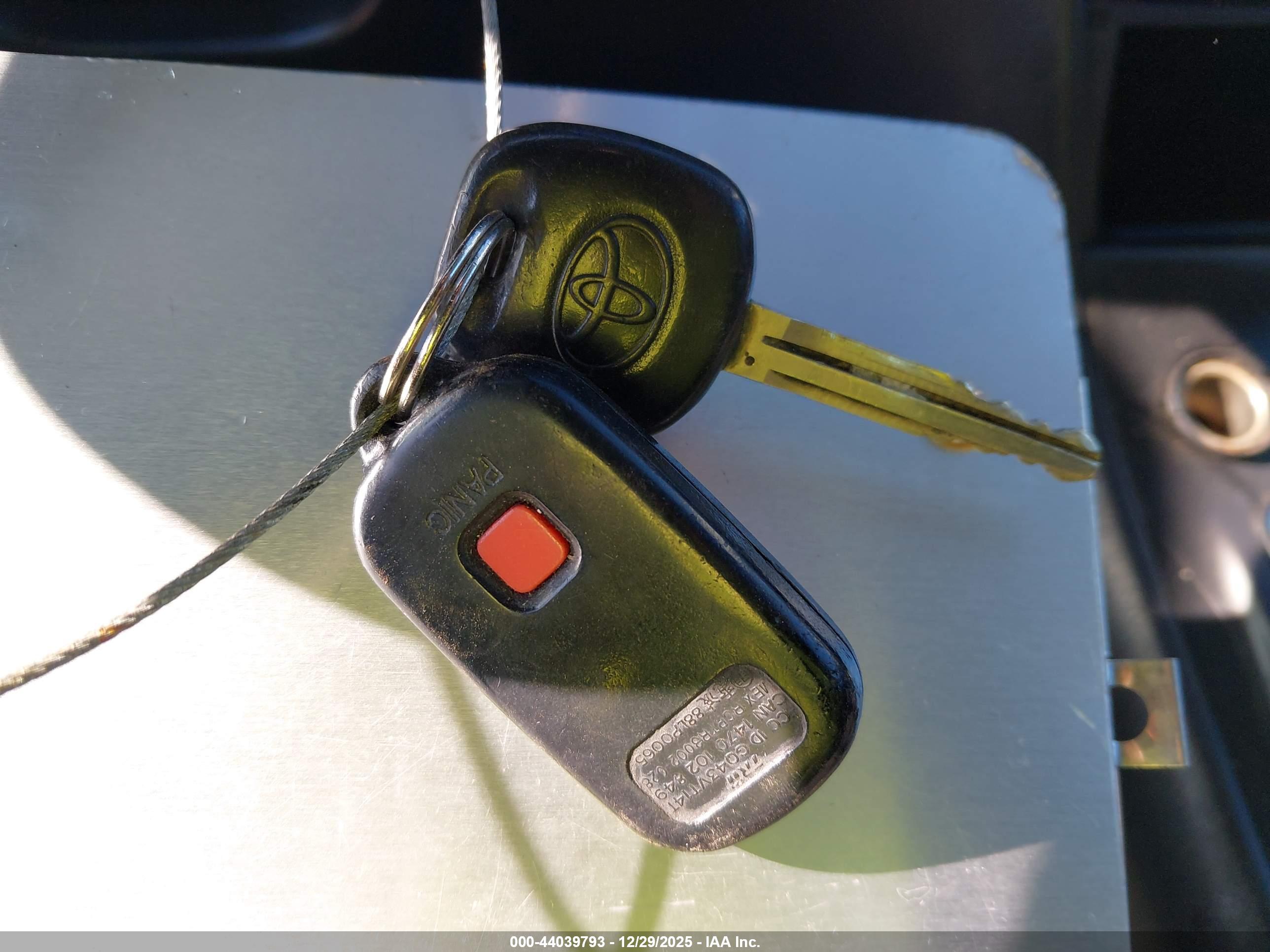 TOYOTA COROLLA image 11