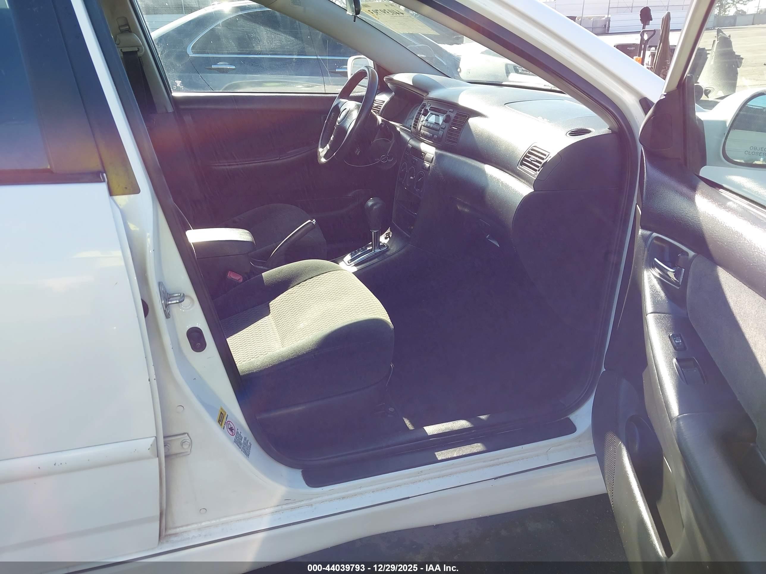 TOYOTA COROLLA image 5