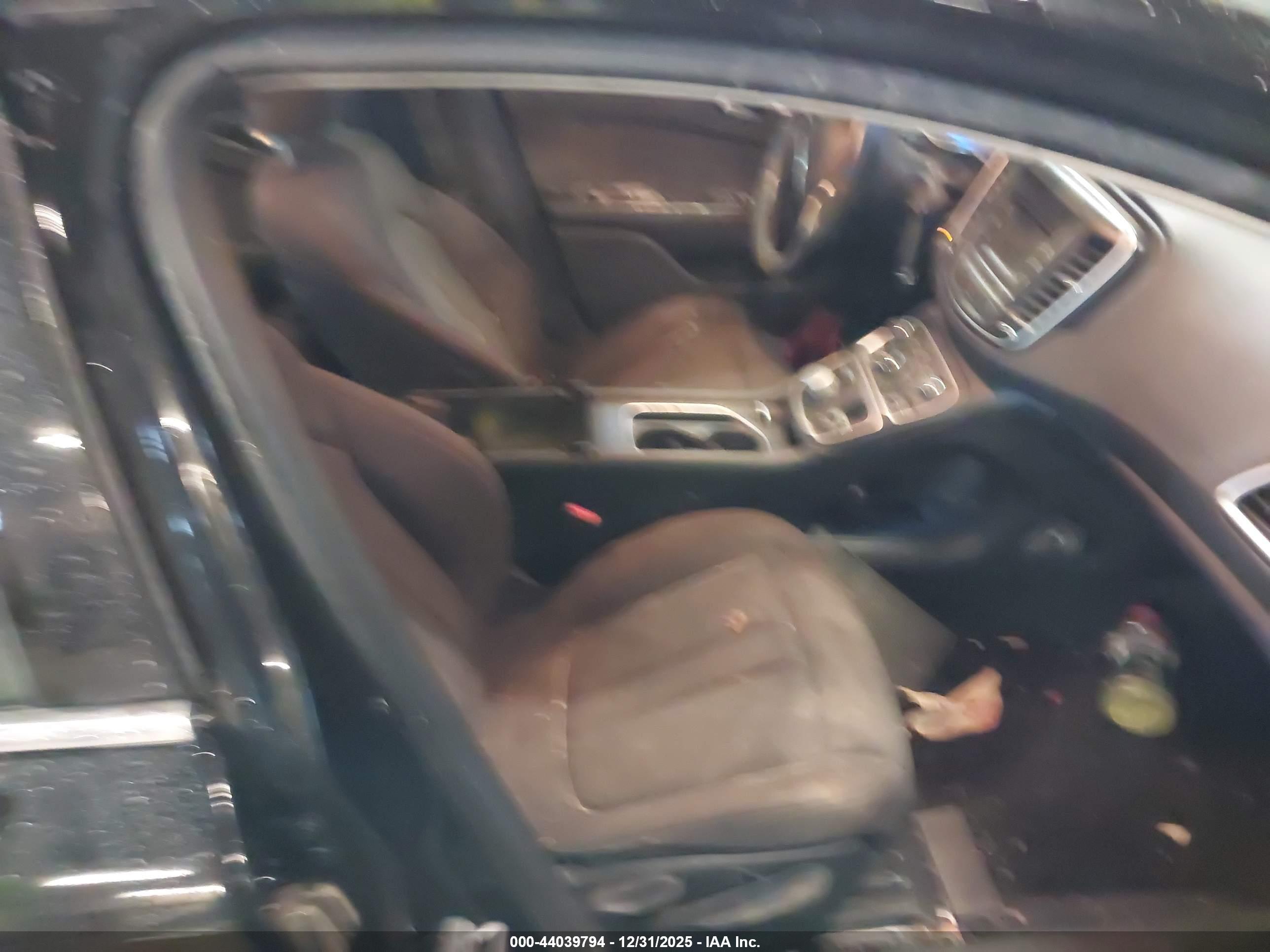 CHRYSLER 200 image 5