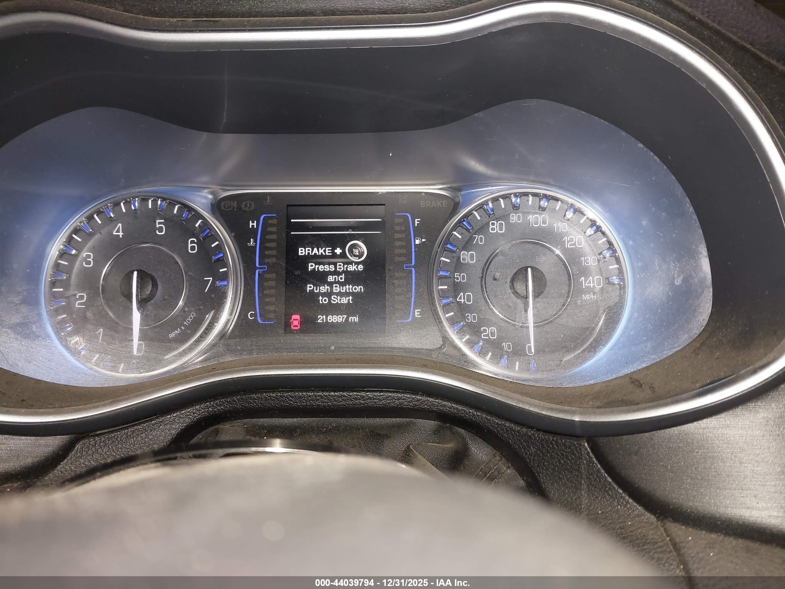 CHRYSLER 200 image 7
