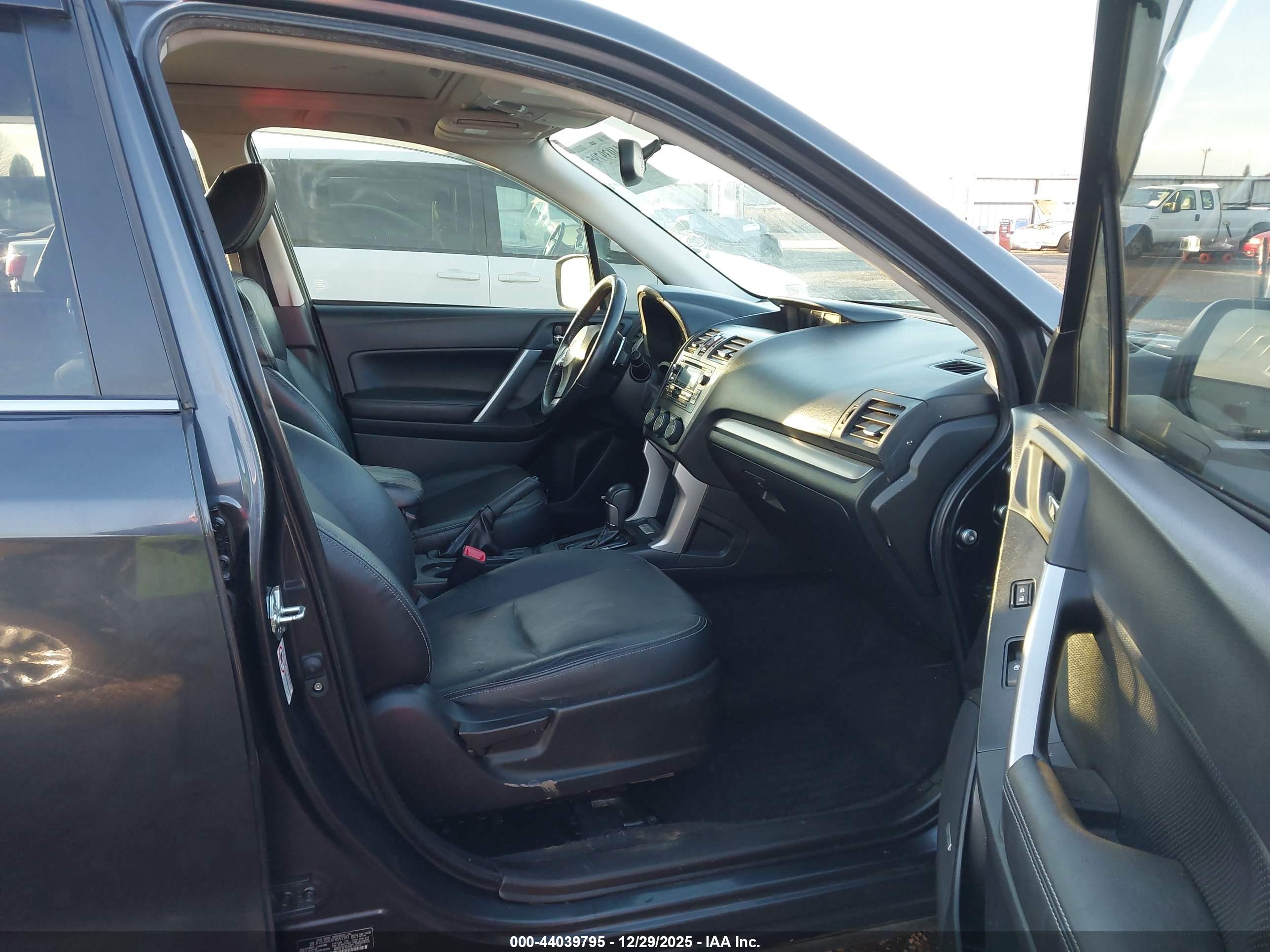 SUBARU FORESTER image 5