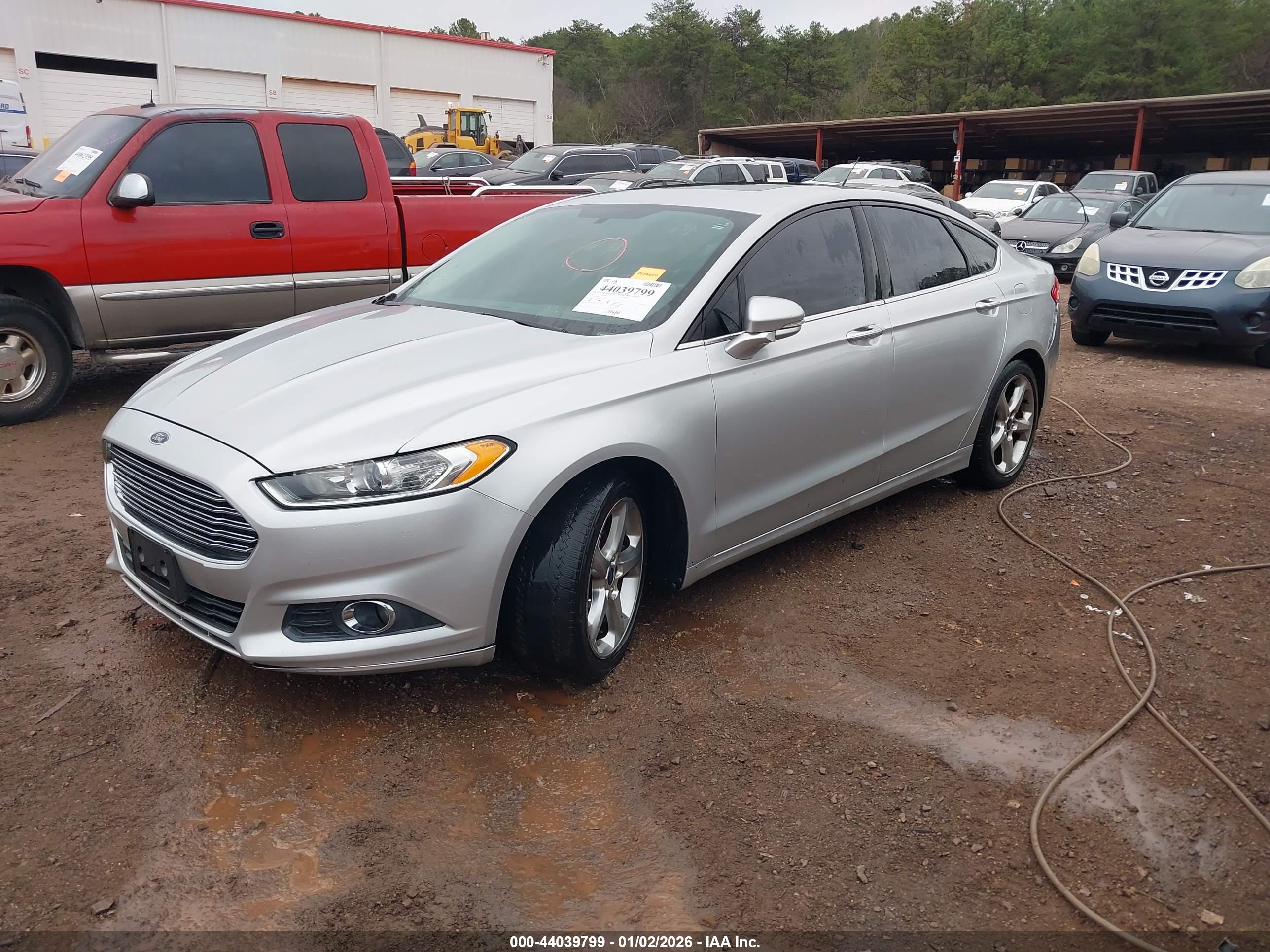 FORD FUSION image 2