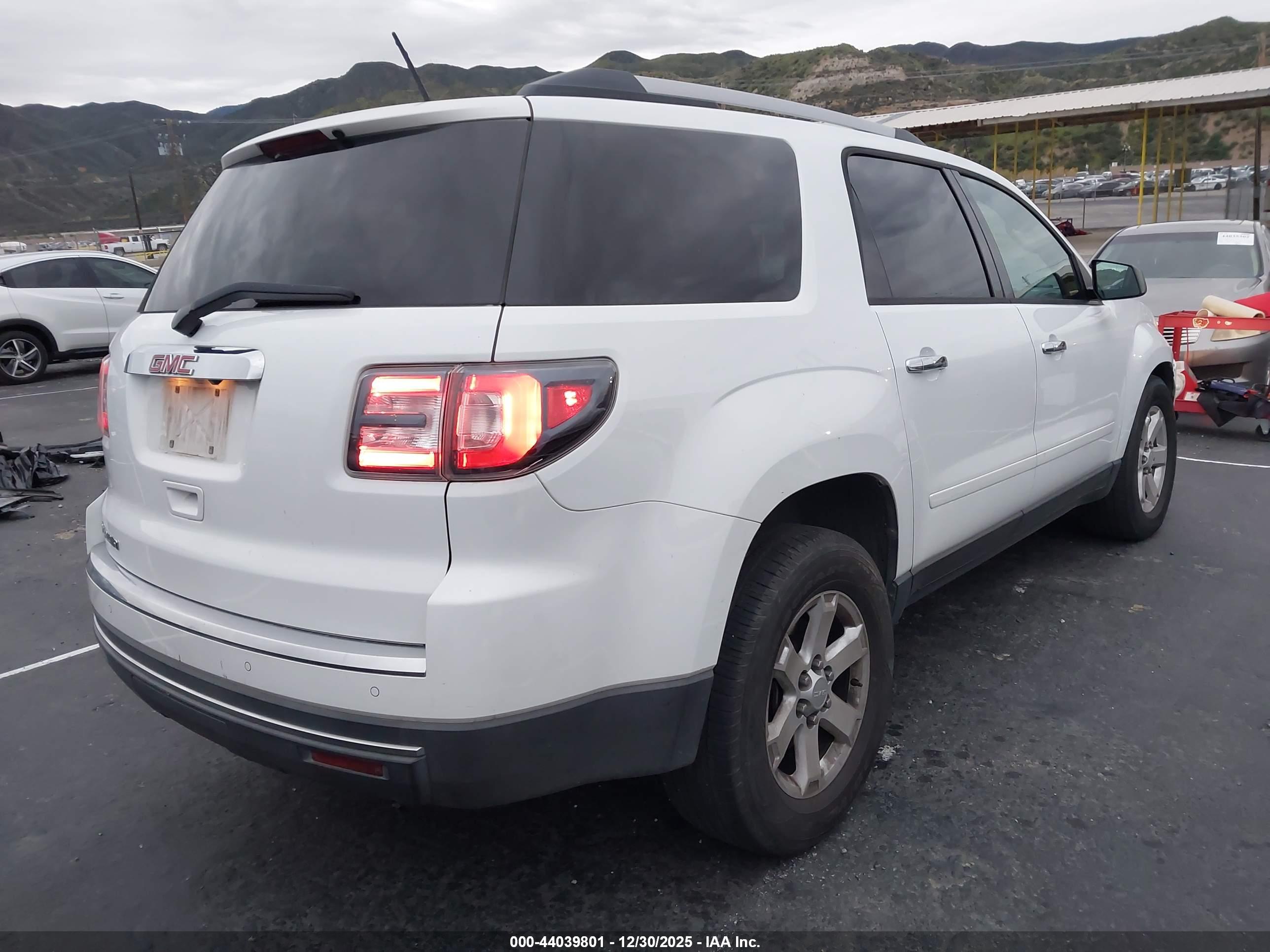 GMC ACADIA image 4