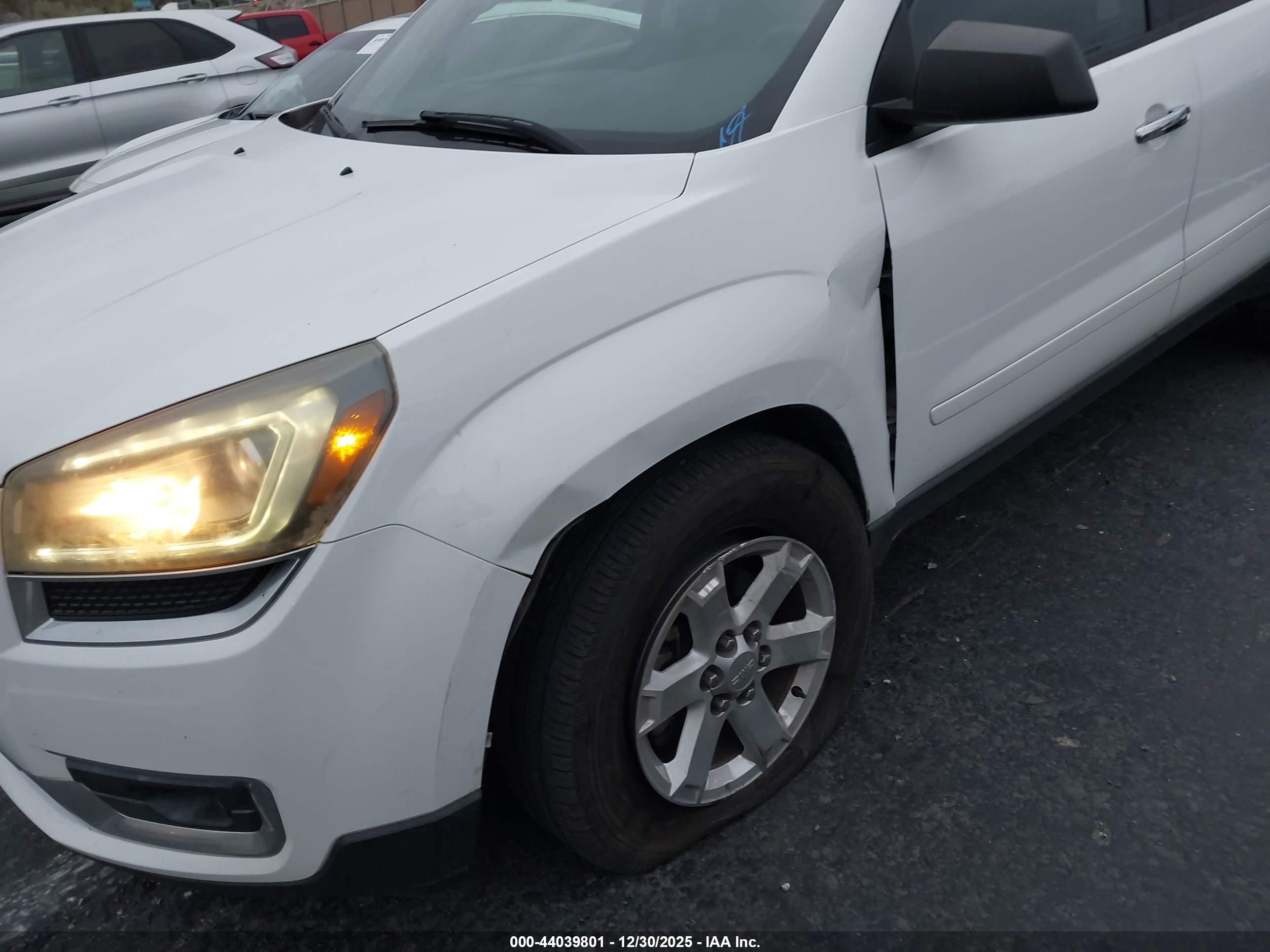 GMC ACADIA image 6