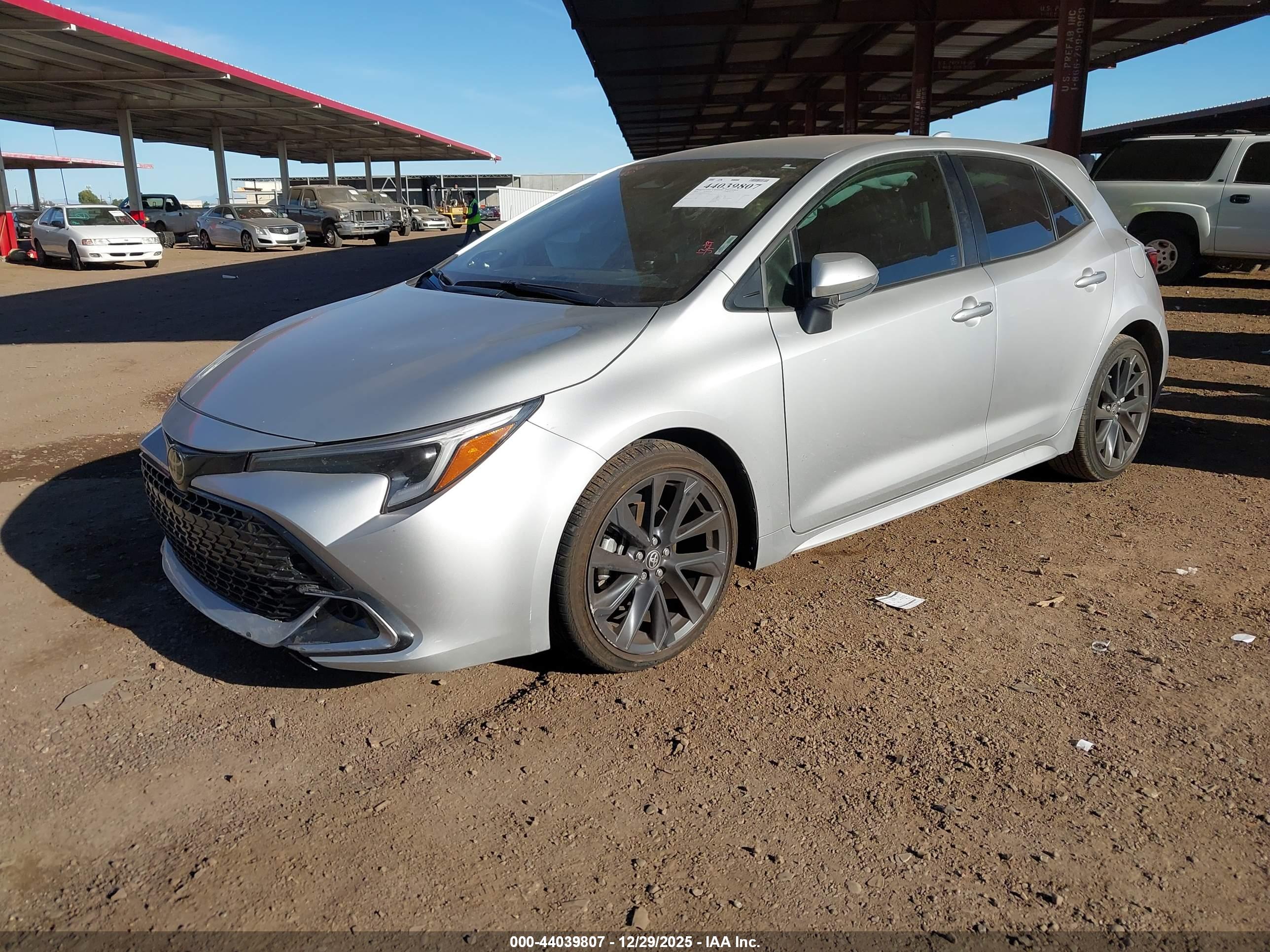 TOYOTA COROLLA image 2