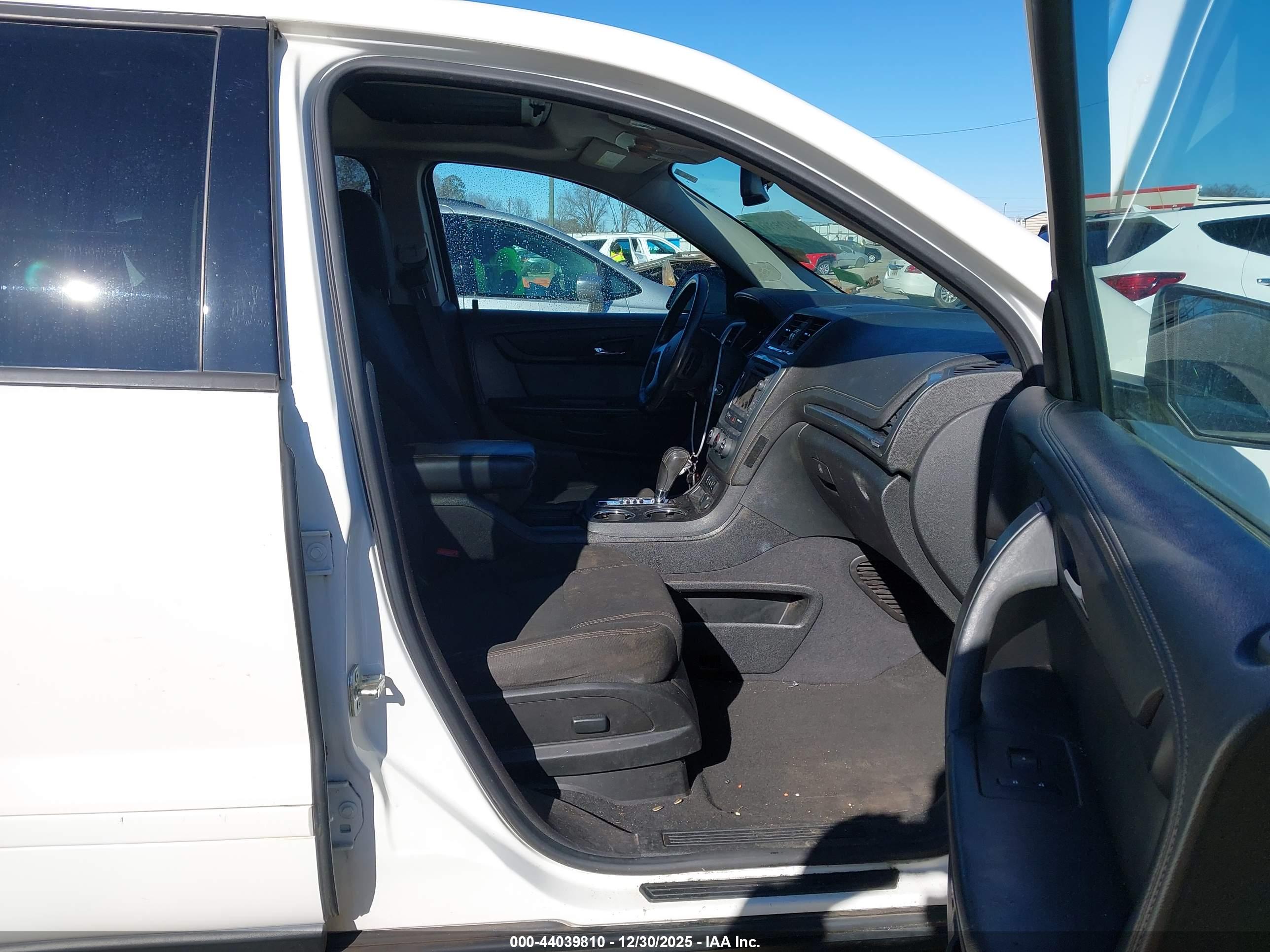 GMC ACADIA image 5
