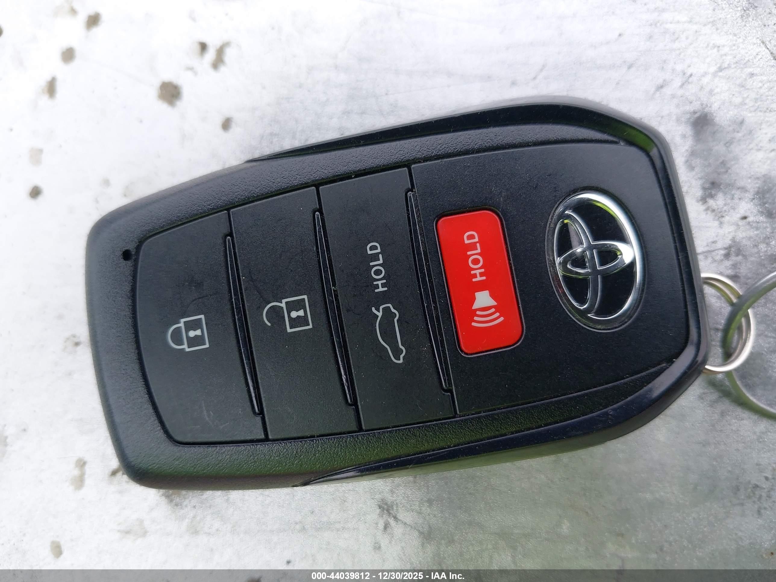 TOYOTA COROLLA image 11