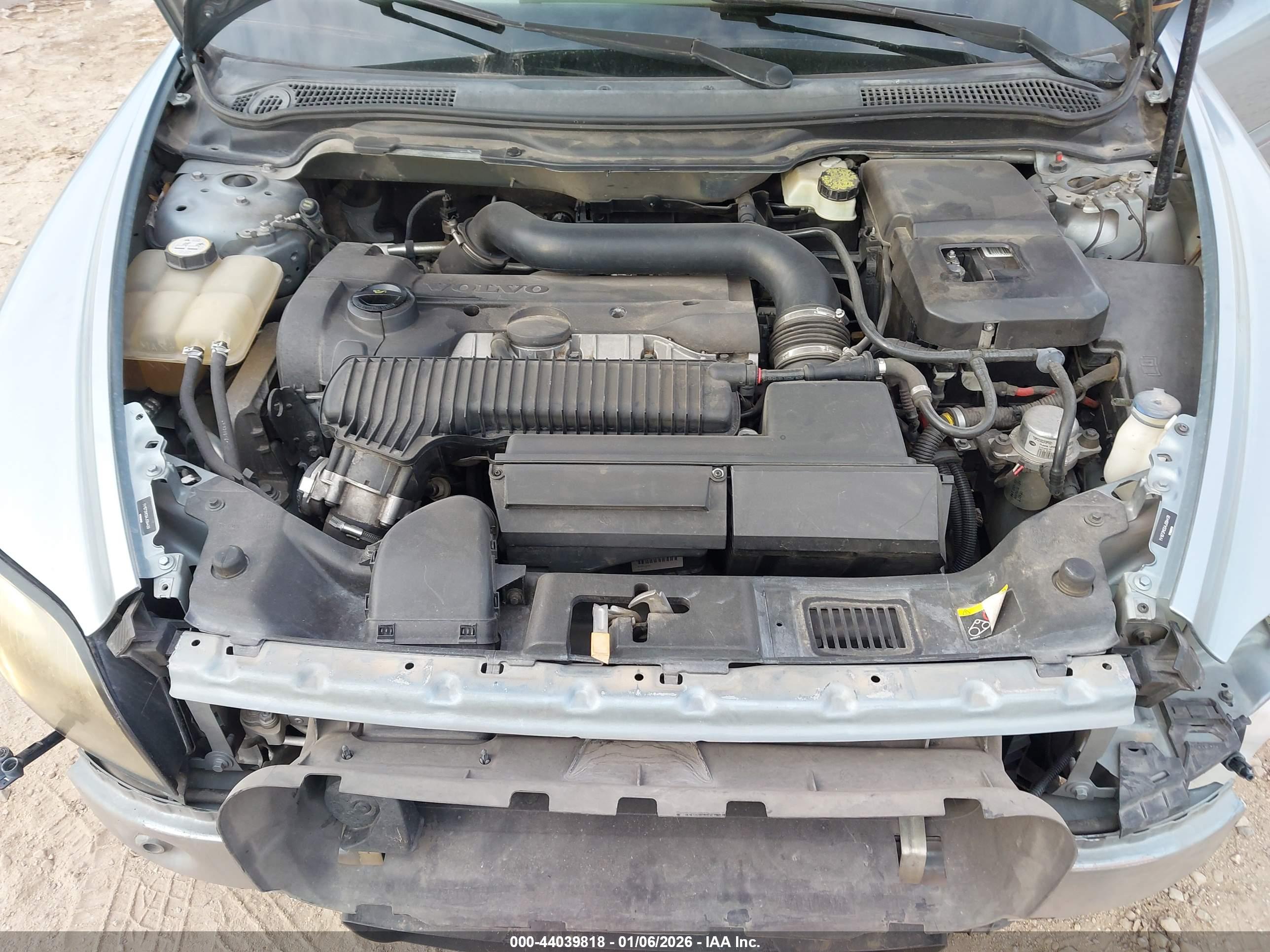 VOLVO C70 image 10