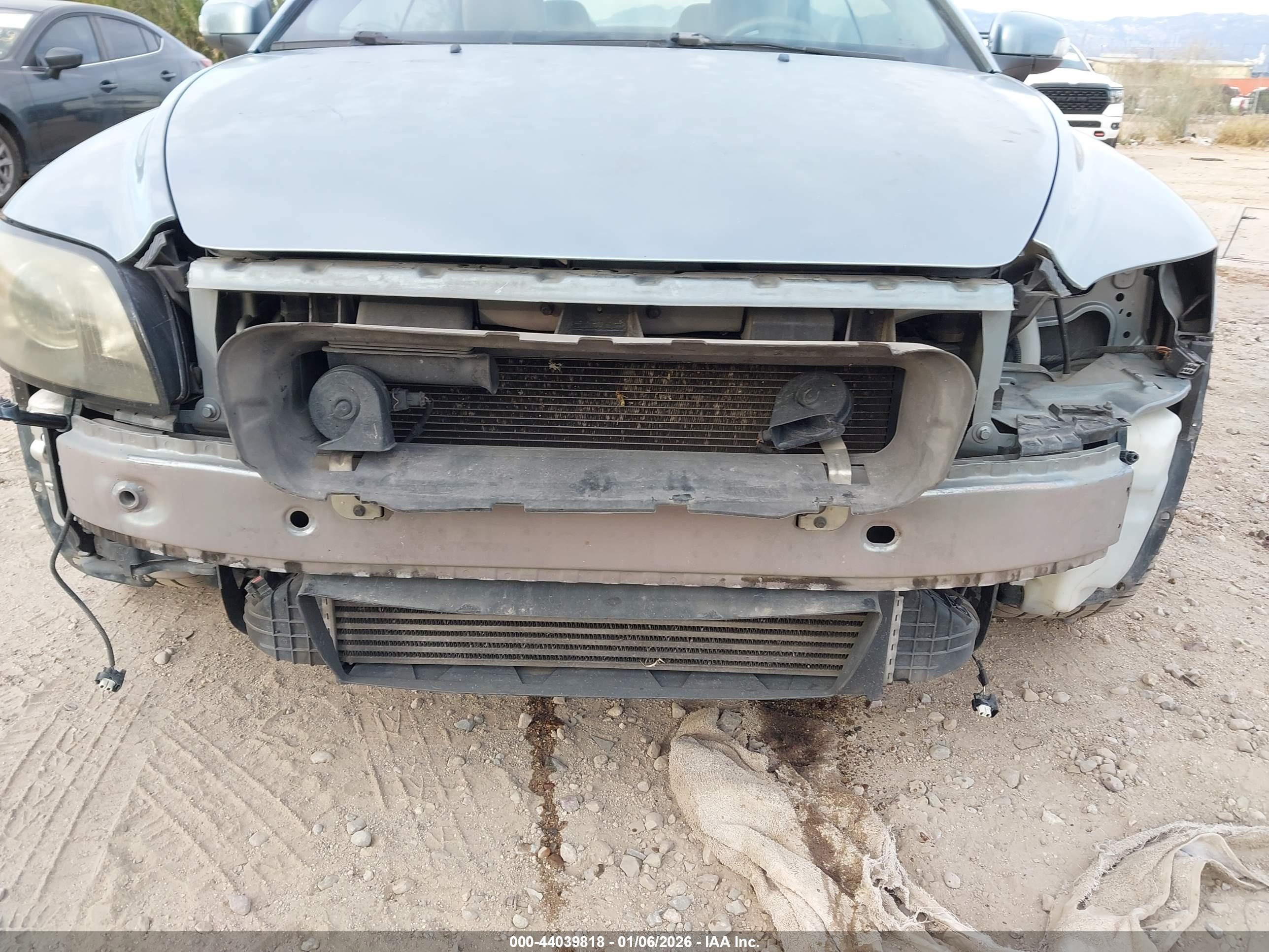 VOLVO C70 image 6