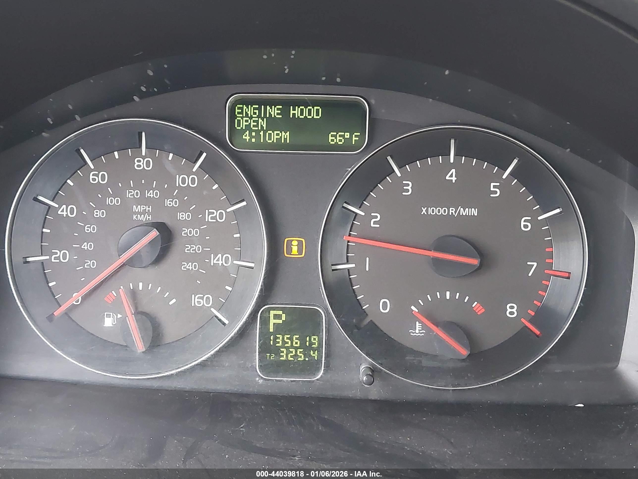 VOLVO C70 image 7