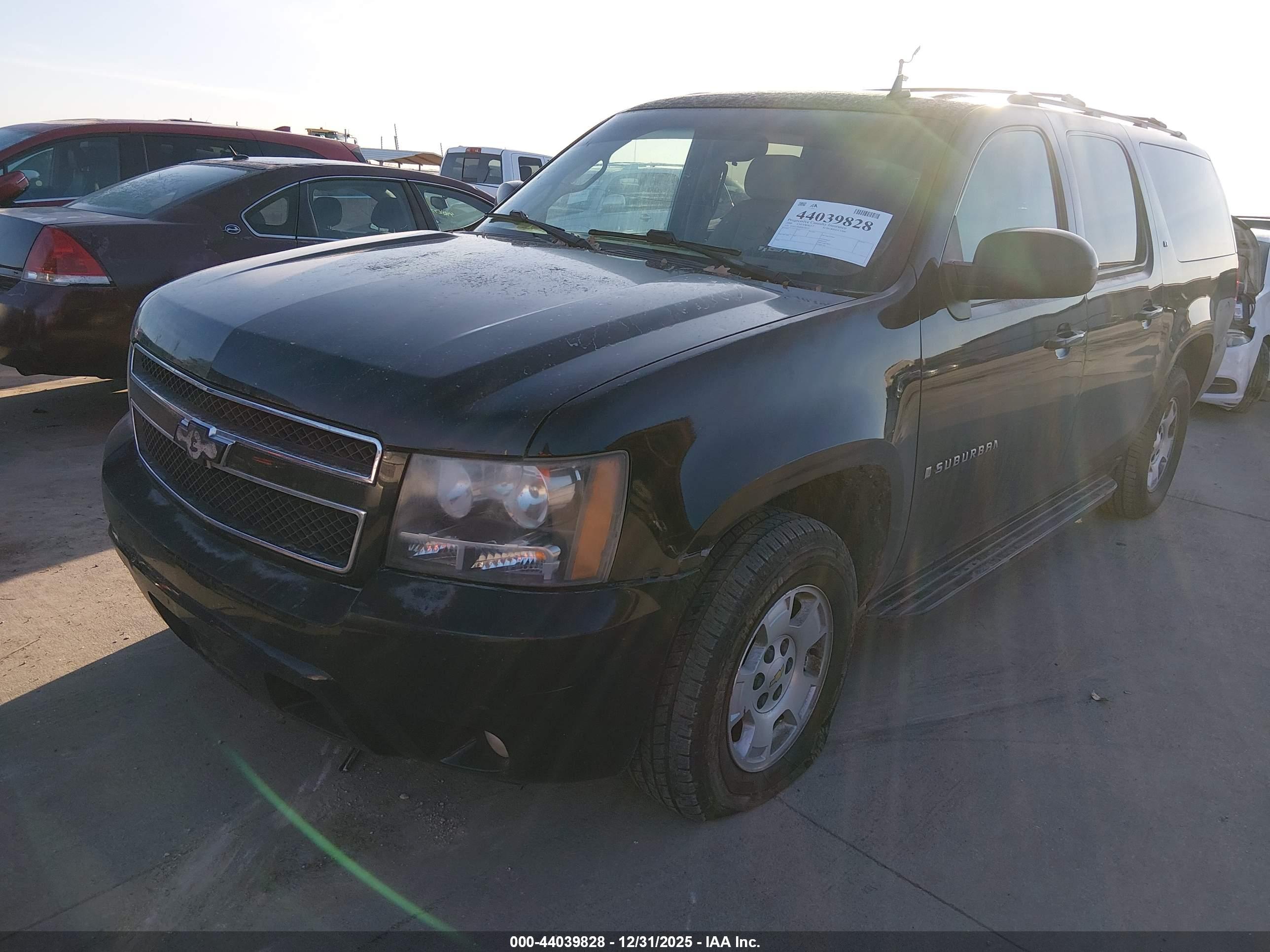 CHEVROLET SUBURBAN image 2