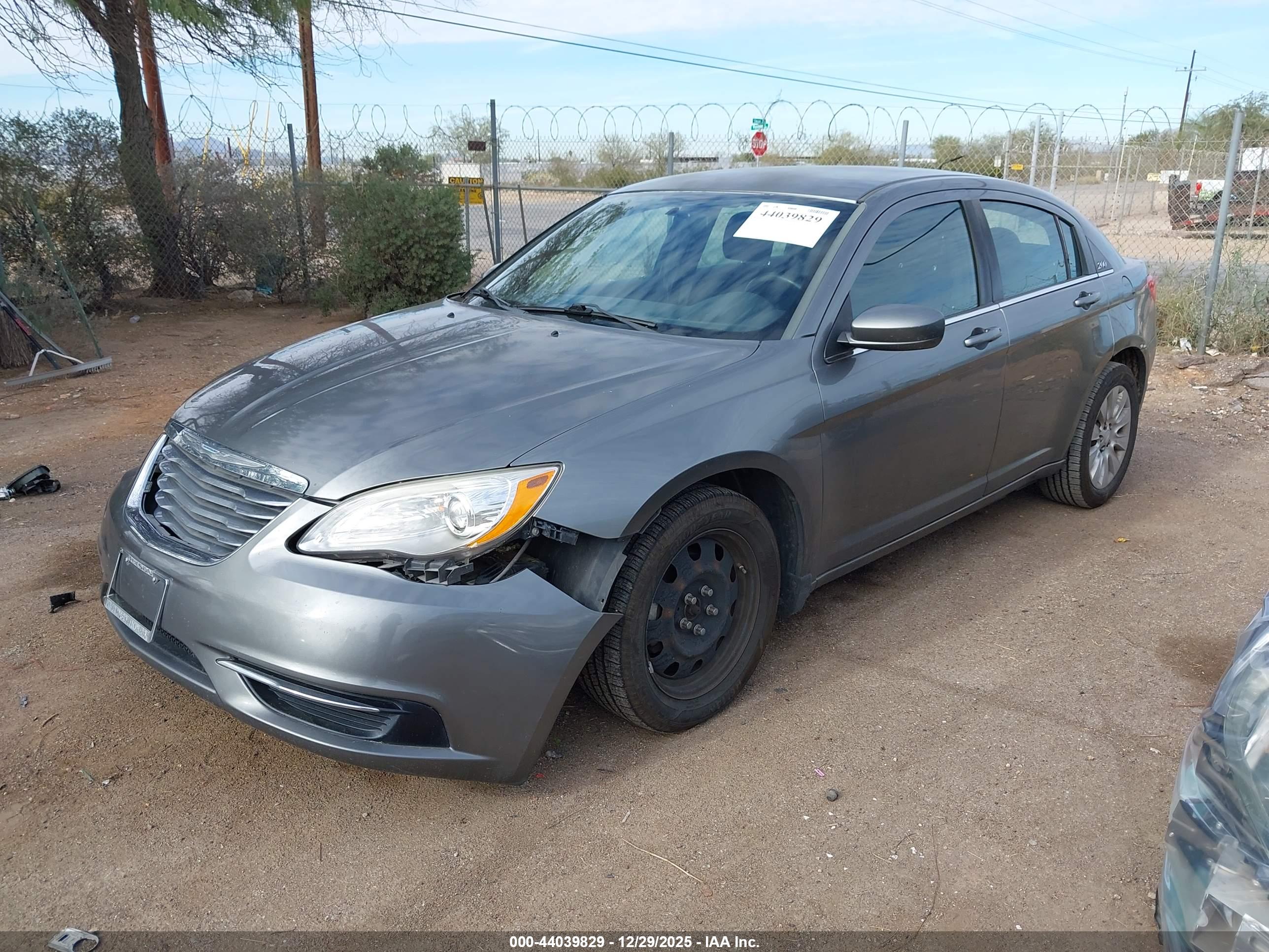CHRYSLER 200 image 6