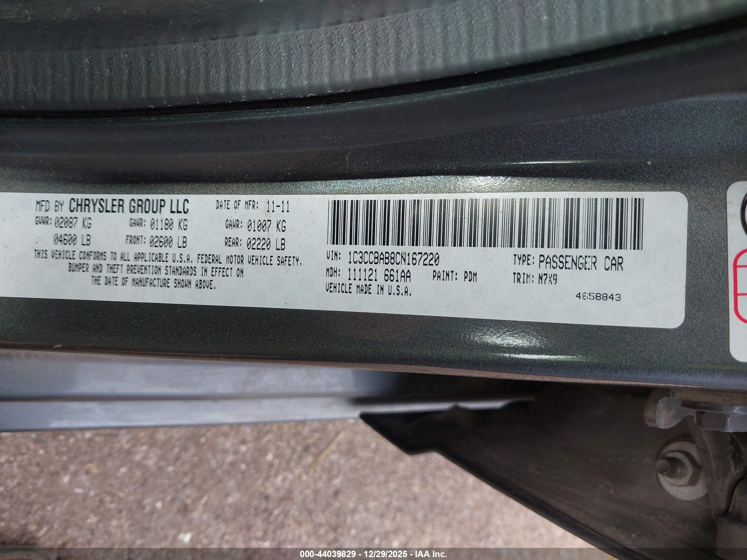 CHRYSLER 200 image 9