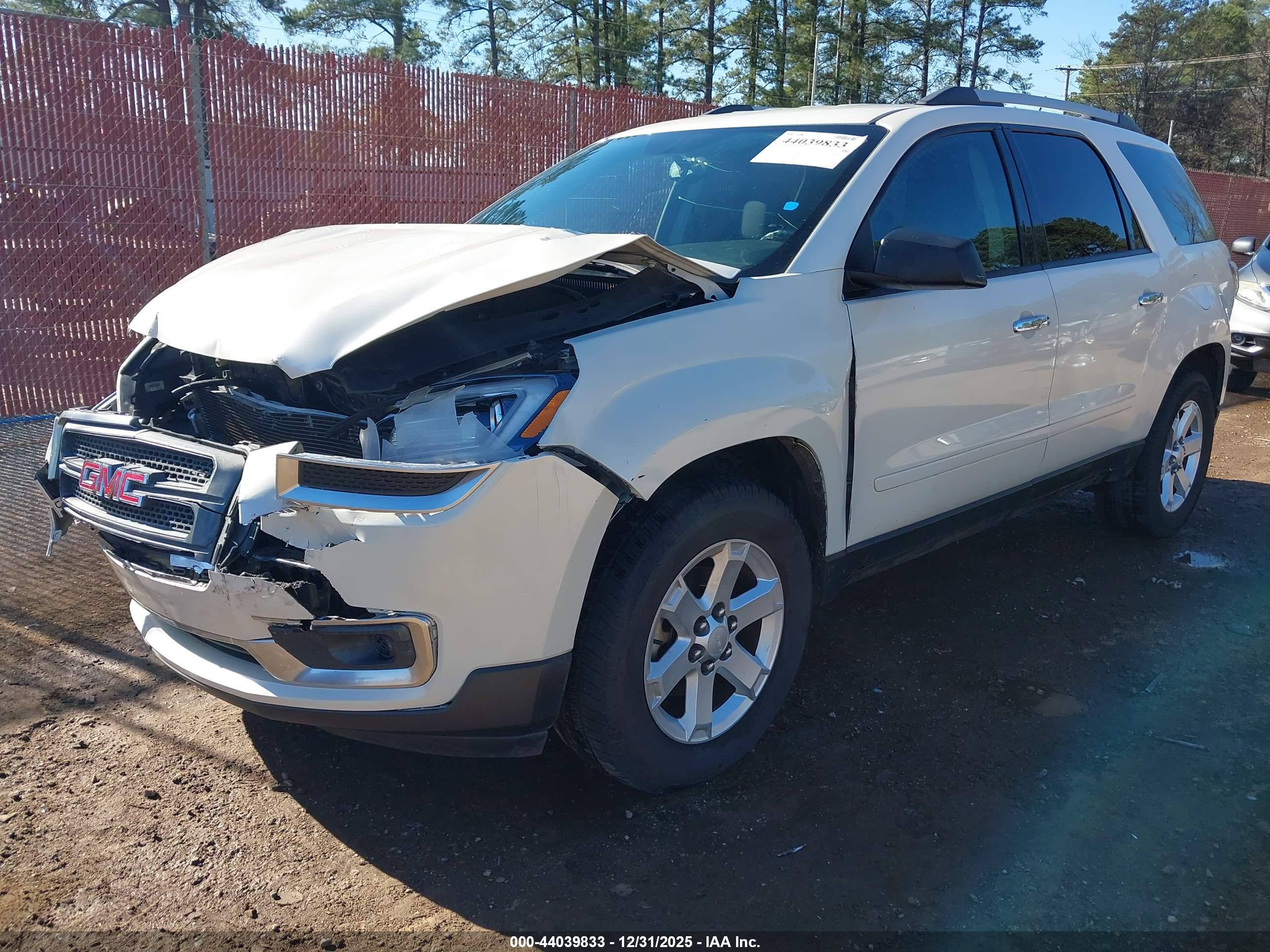 GMC ACADIA image 2