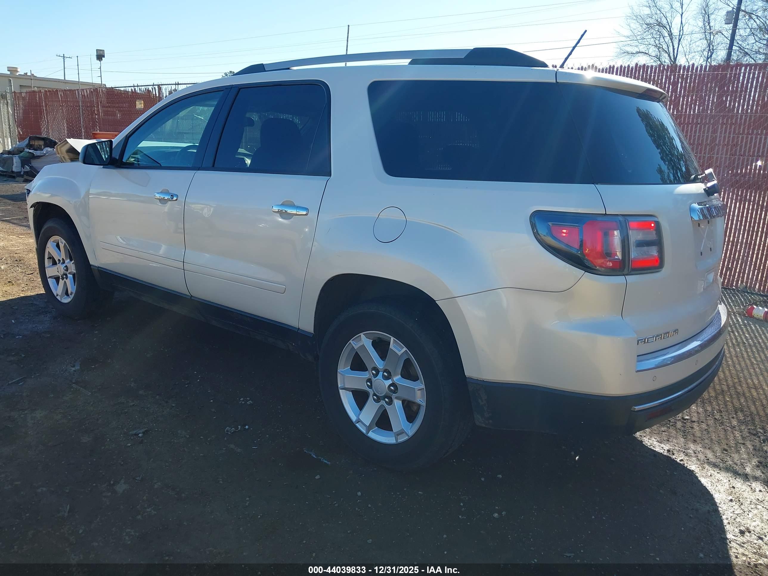 GMC ACADIA image 3