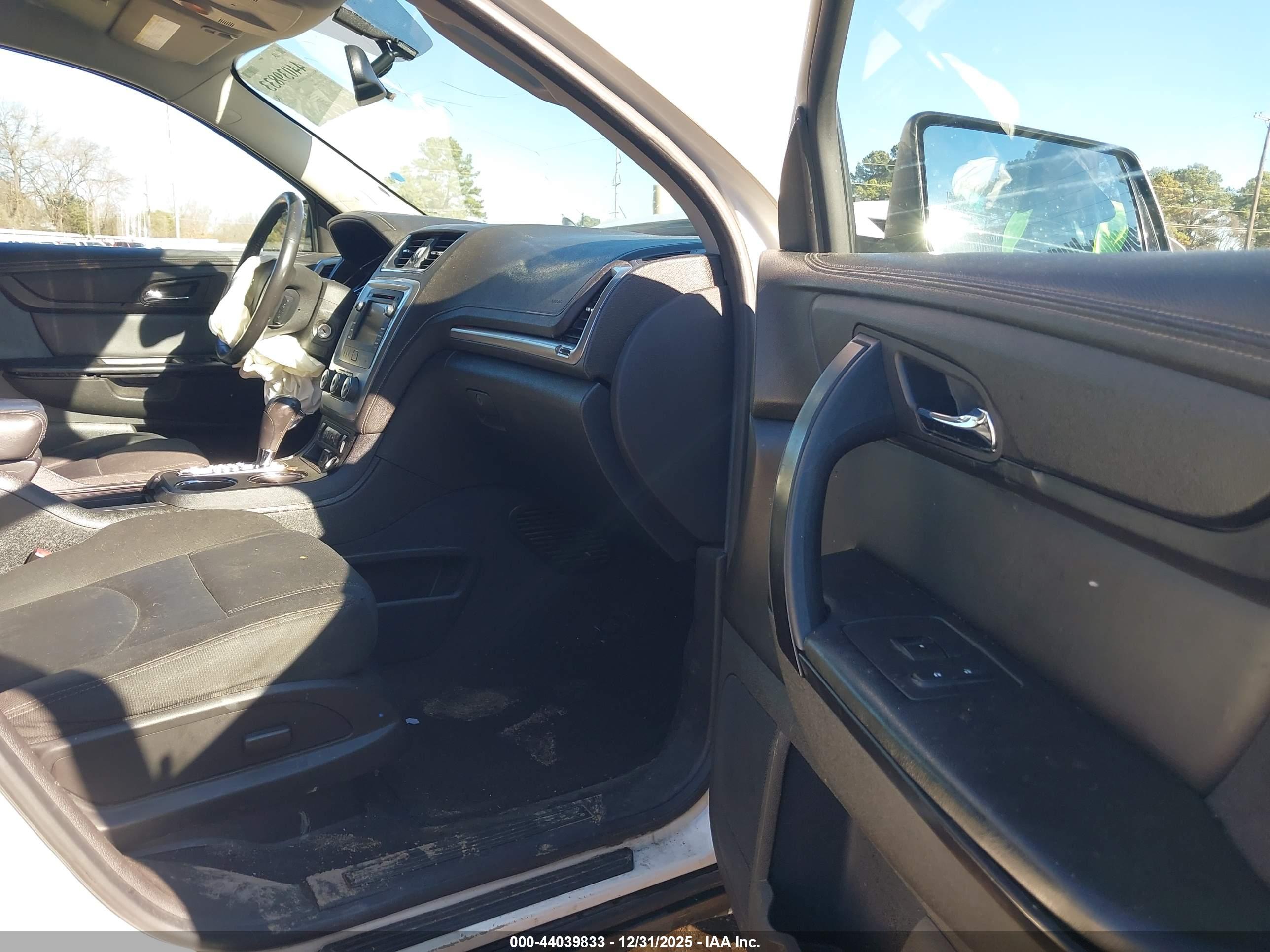 GMC ACADIA image 5