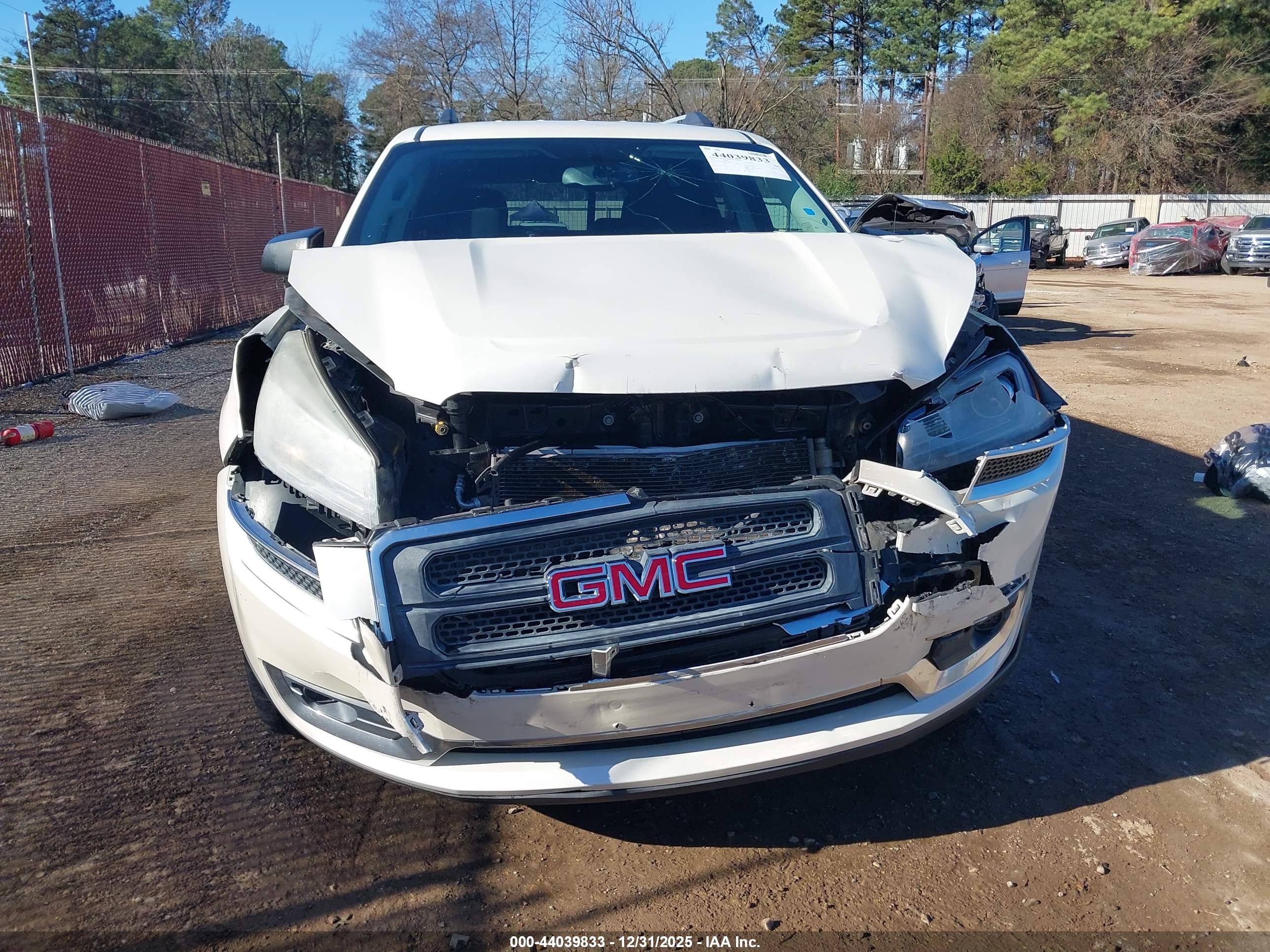 GMC ACADIA image 6