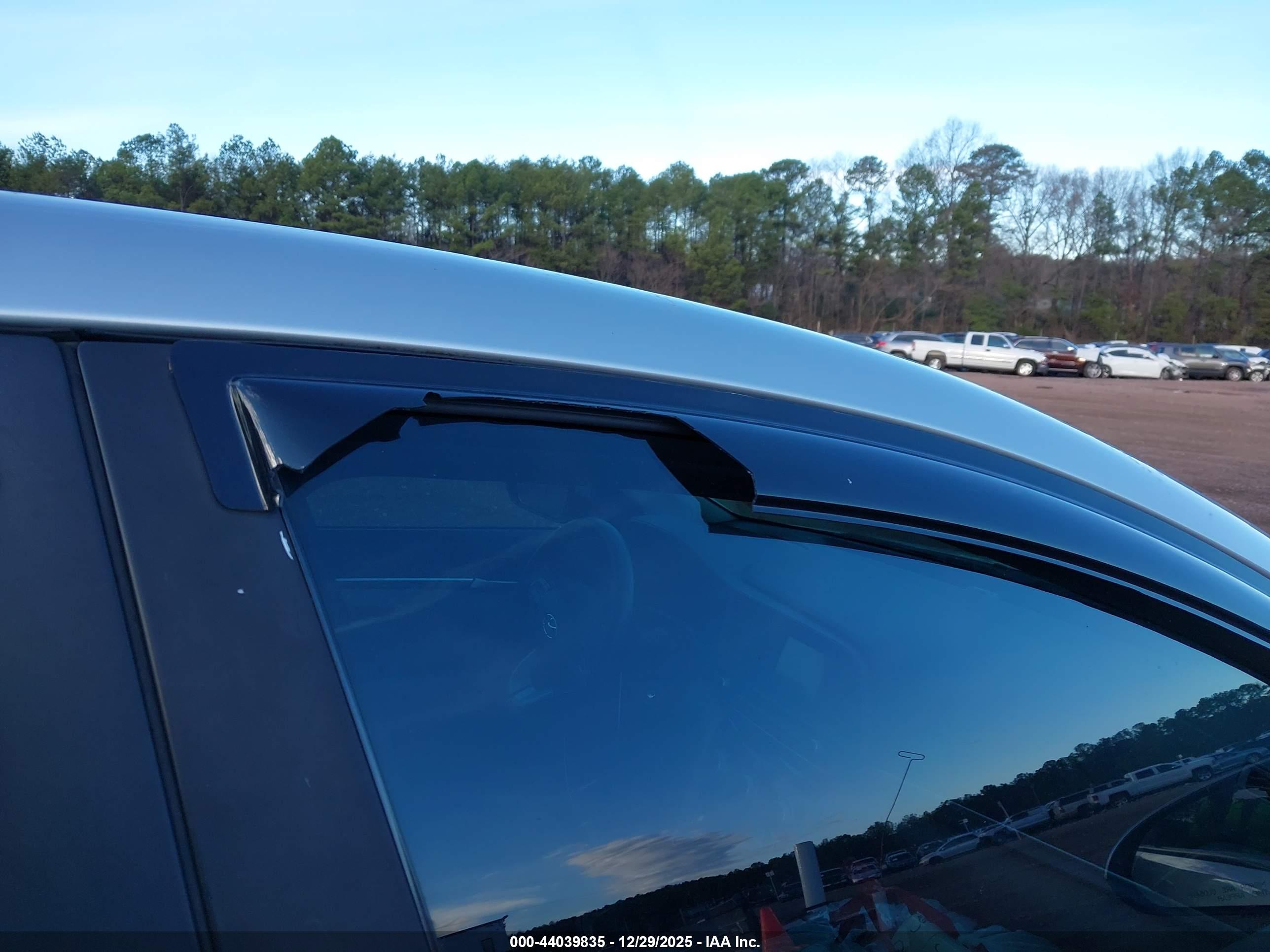 HYUNDAI ELANTRA image 6
