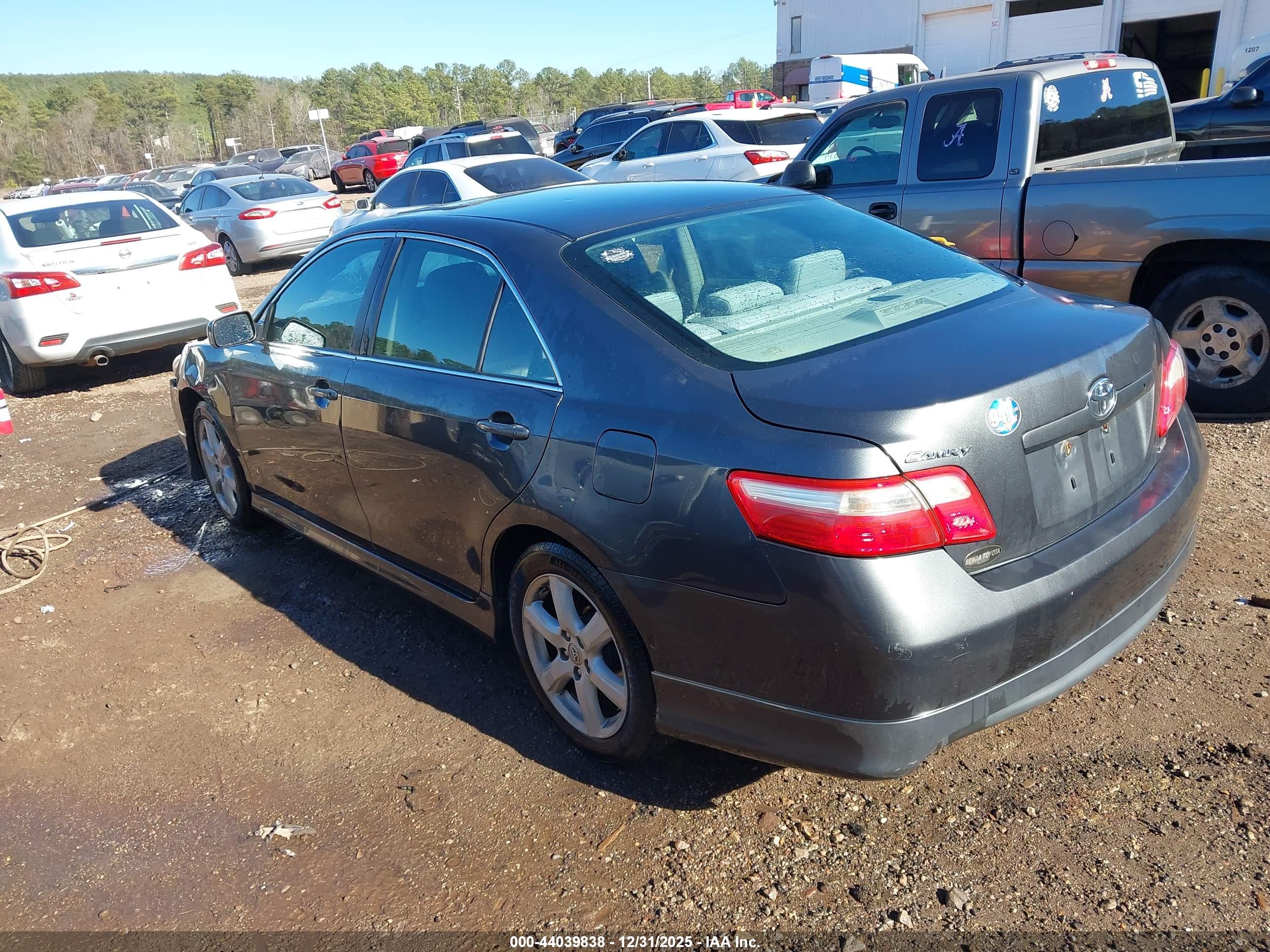 TOYOTA CAMRY image 3