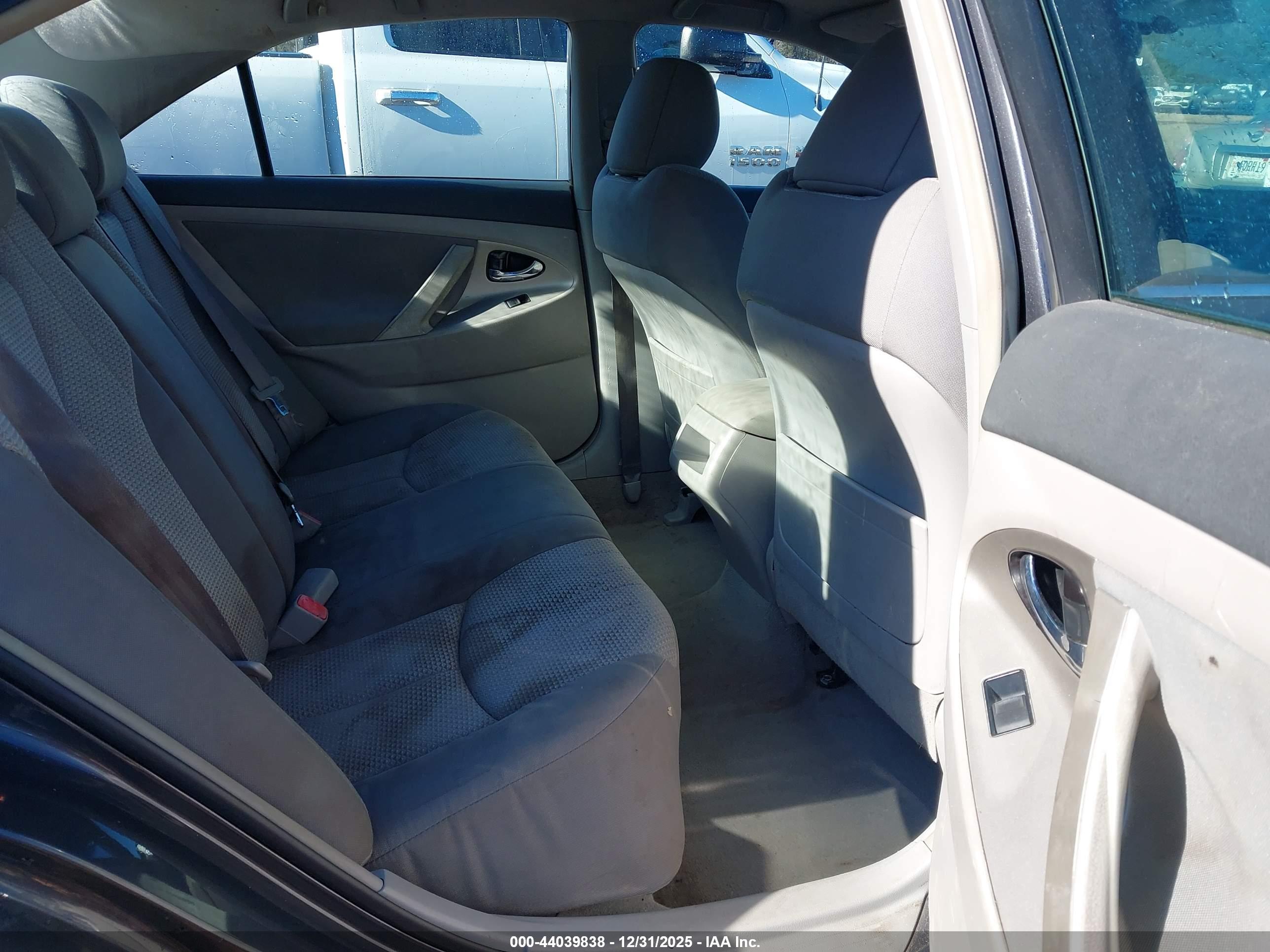 TOYOTA CAMRY image 8