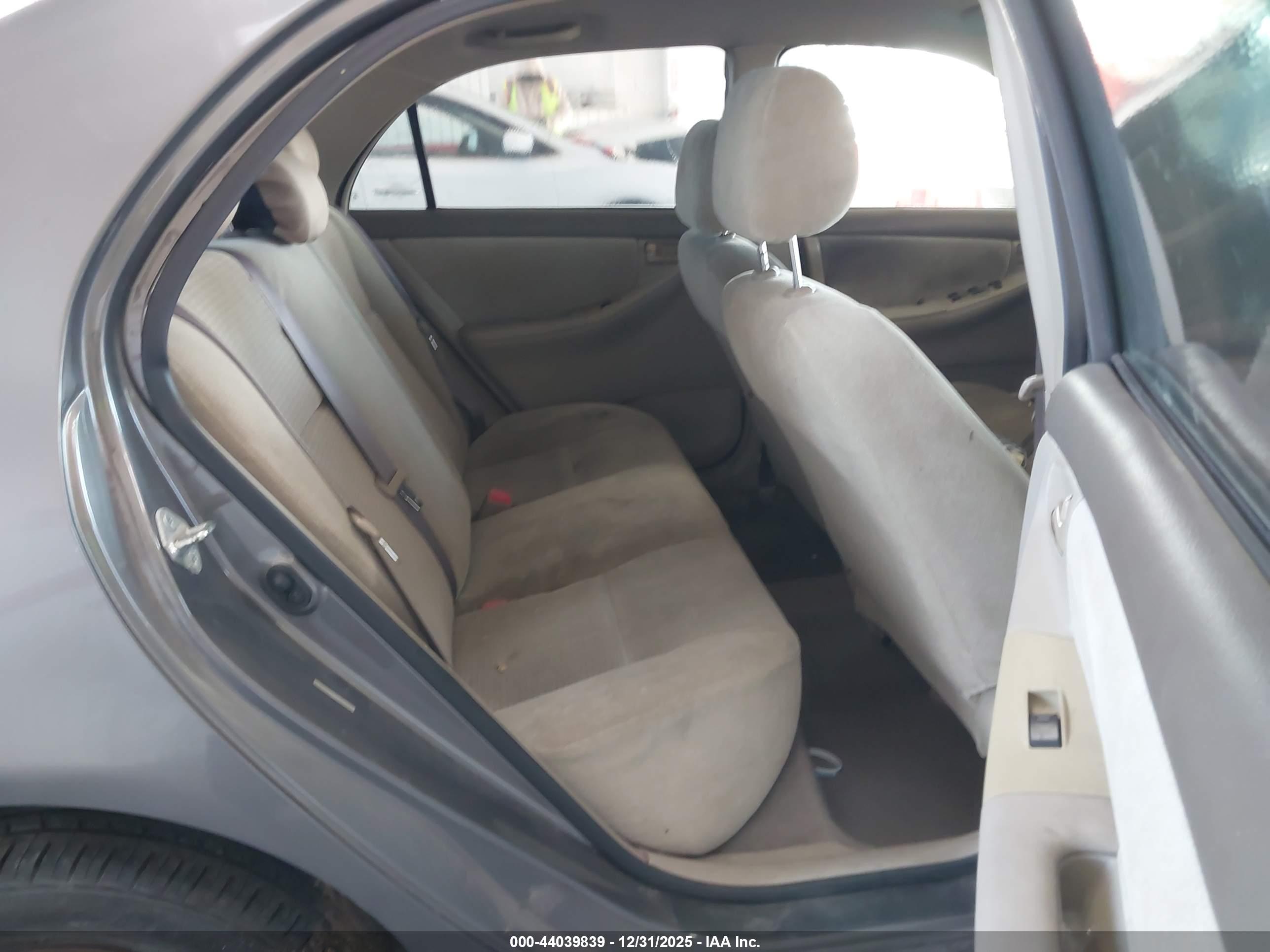 TOYOTA COROLLA image 8