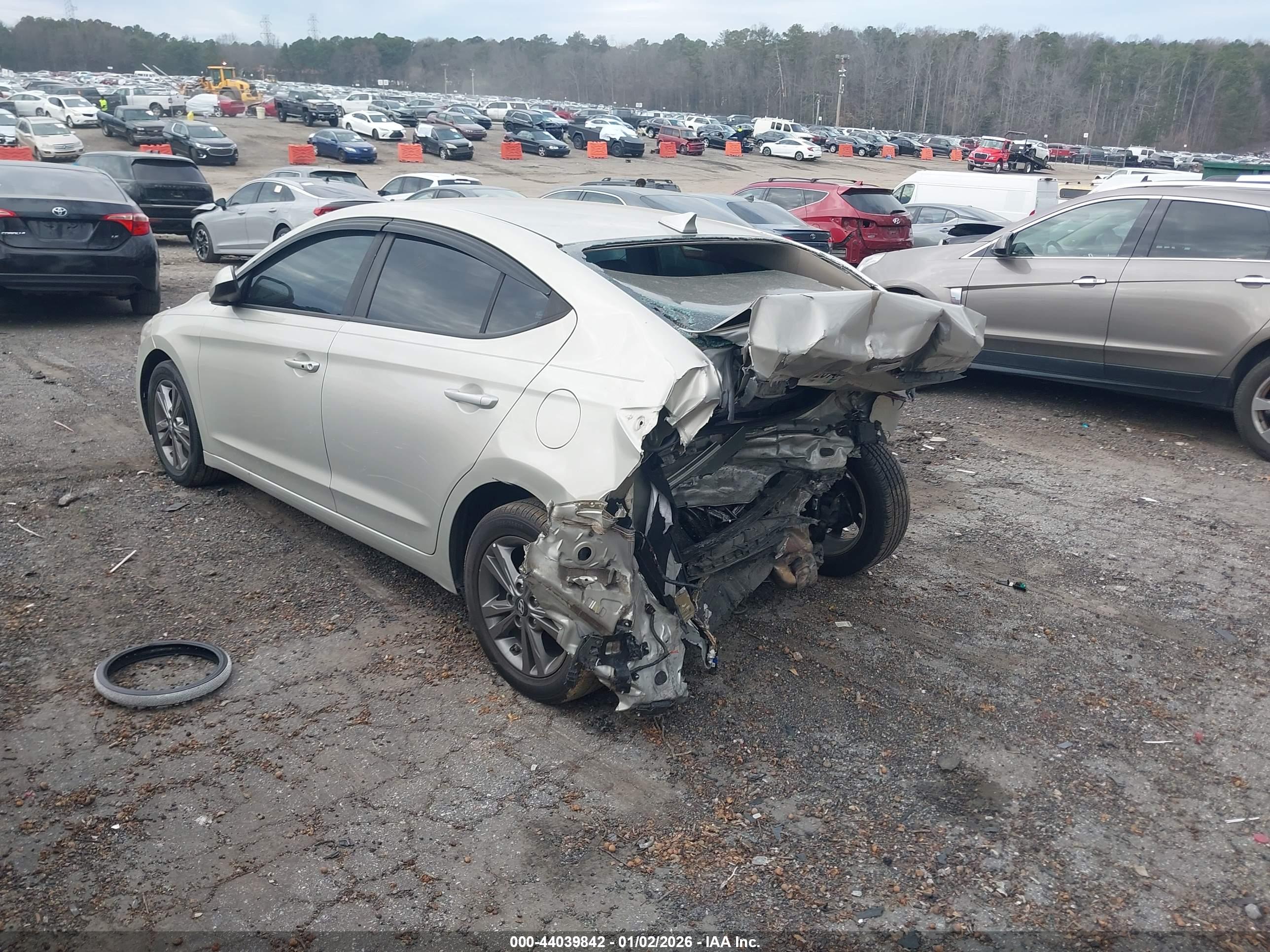 HYUNDAI ELANTRA image 3