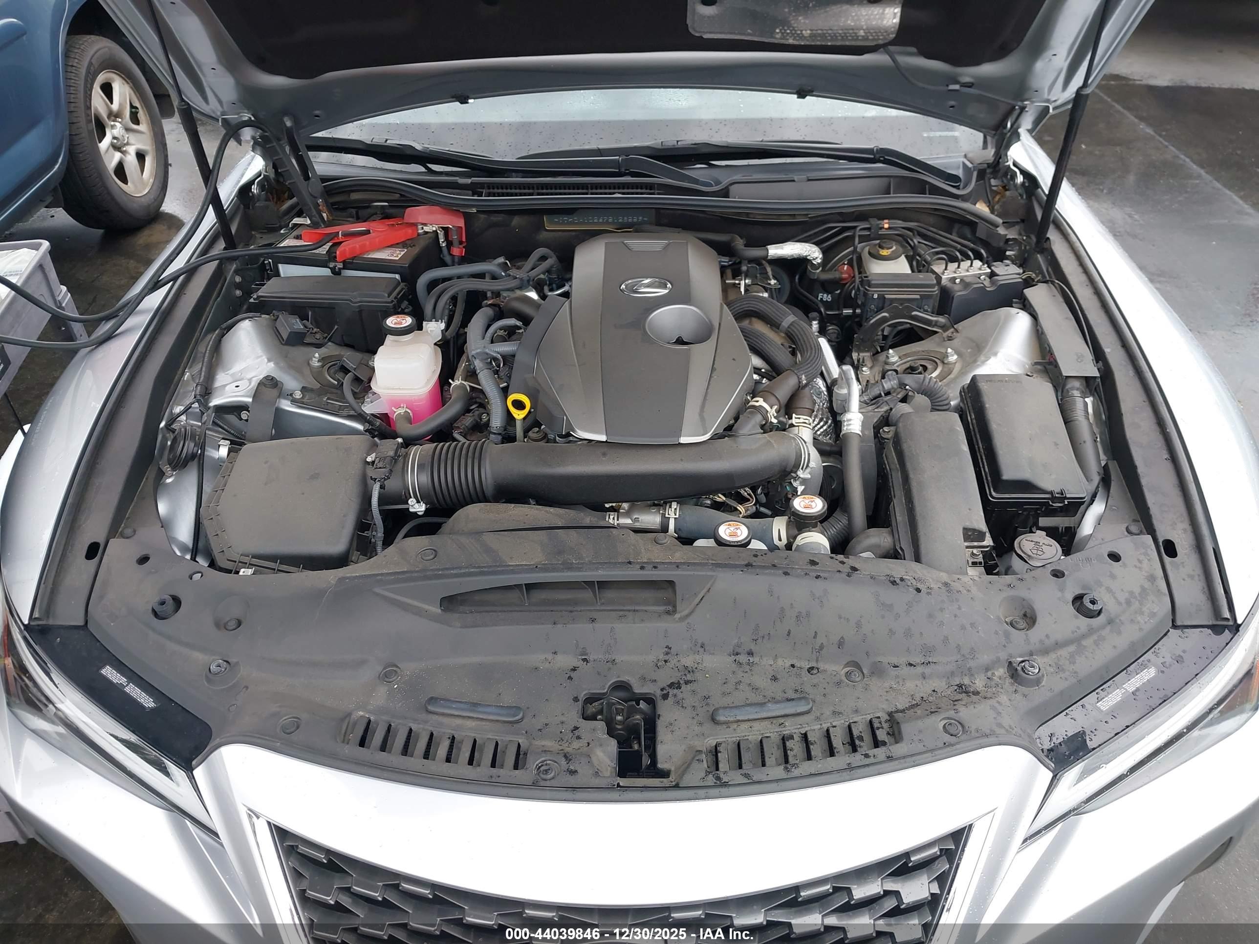LEXUS IS image 10