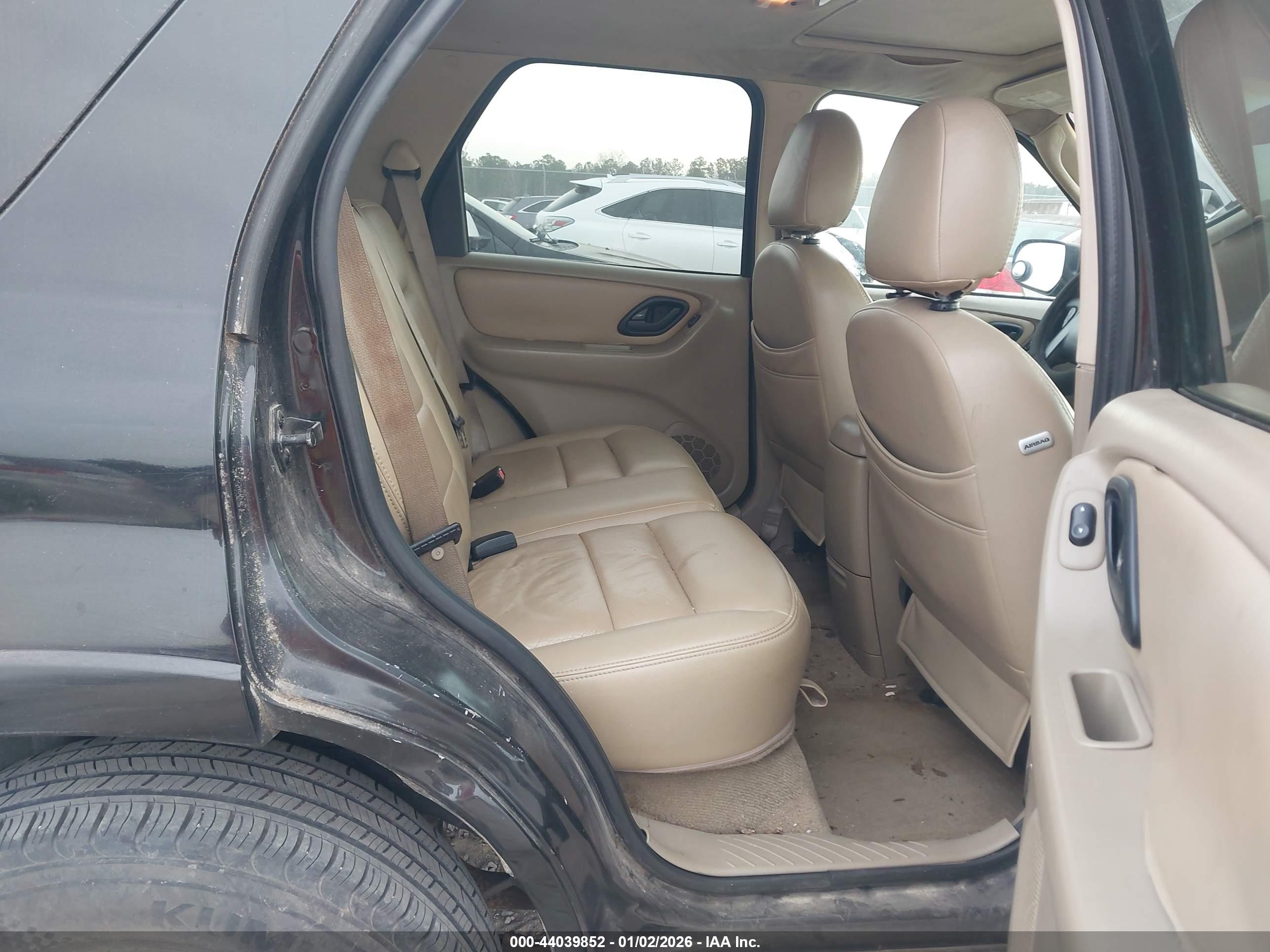 FORD ESCAPE image 8