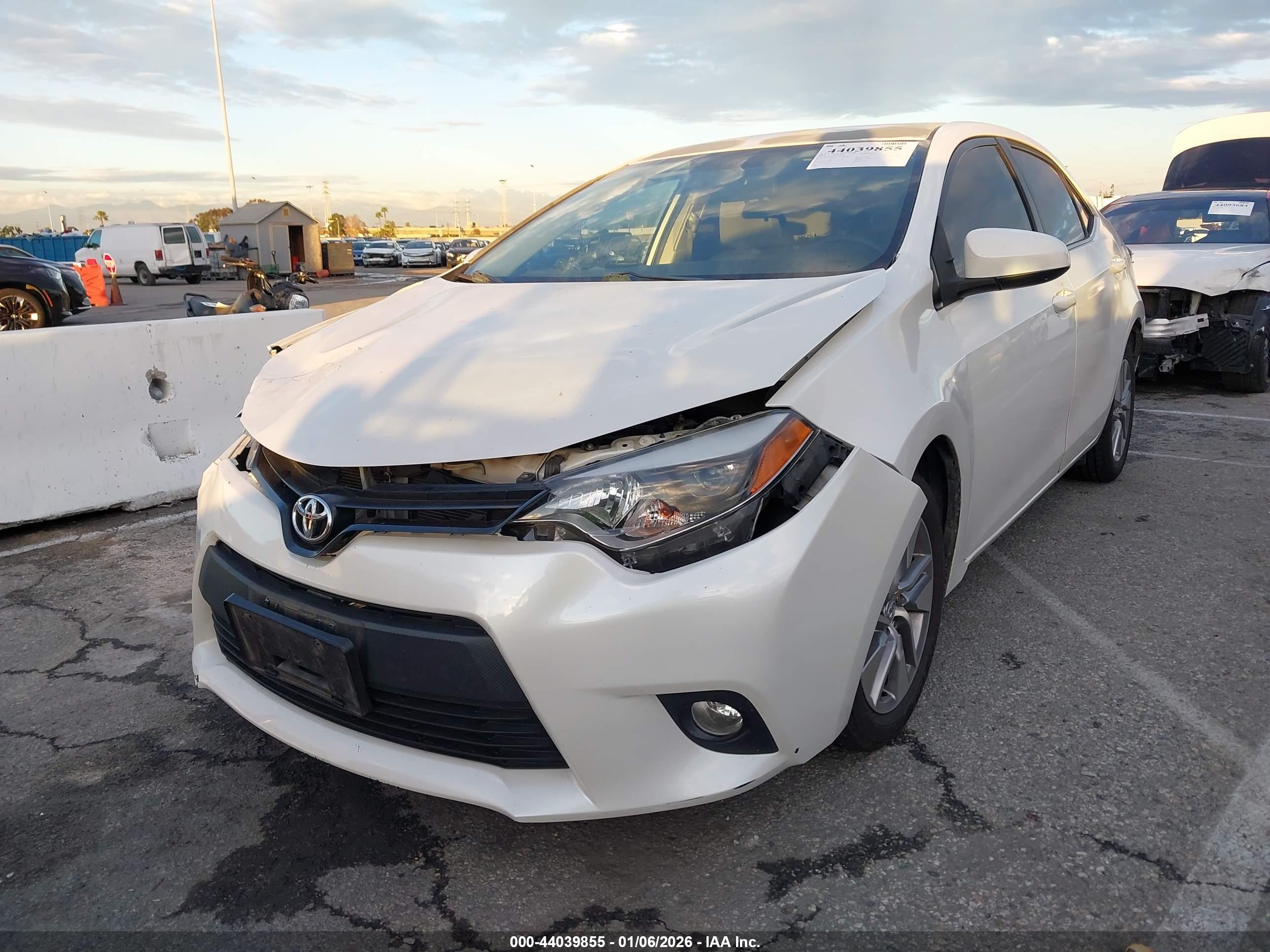 TOYOTA COROLLA image 2