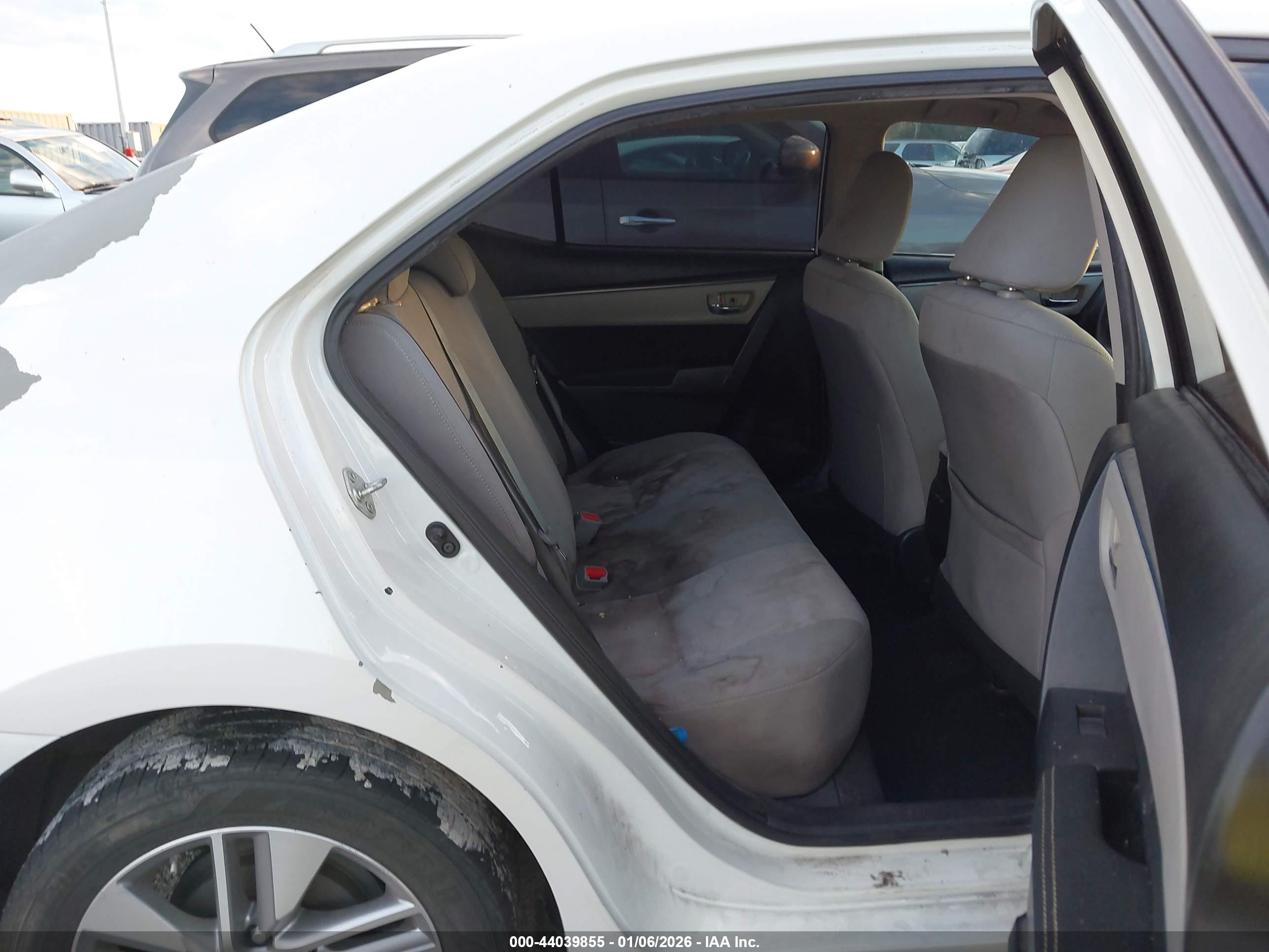 TOYOTA COROLLA image 8