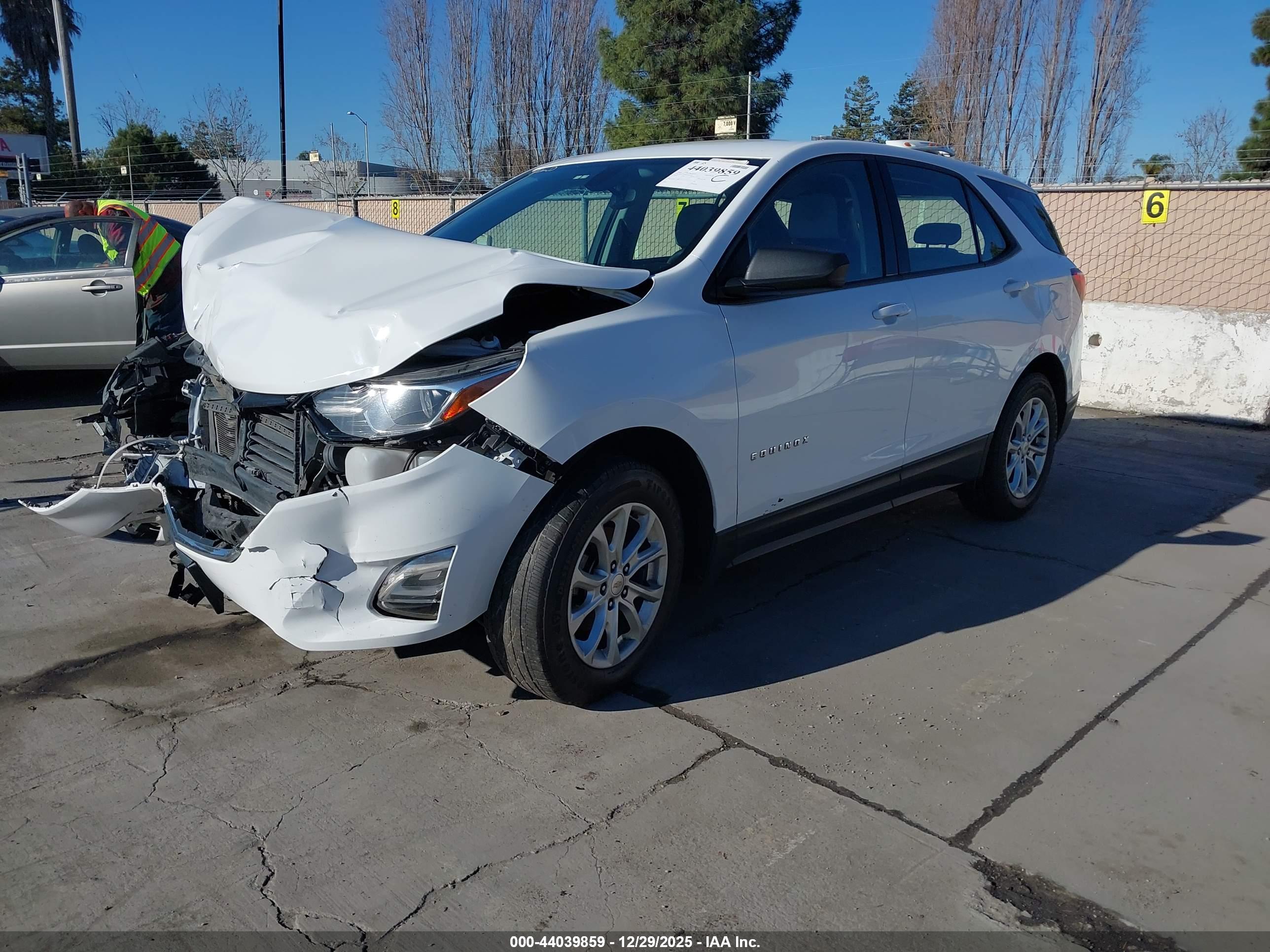 CHEVROLET EQUINOX image 2