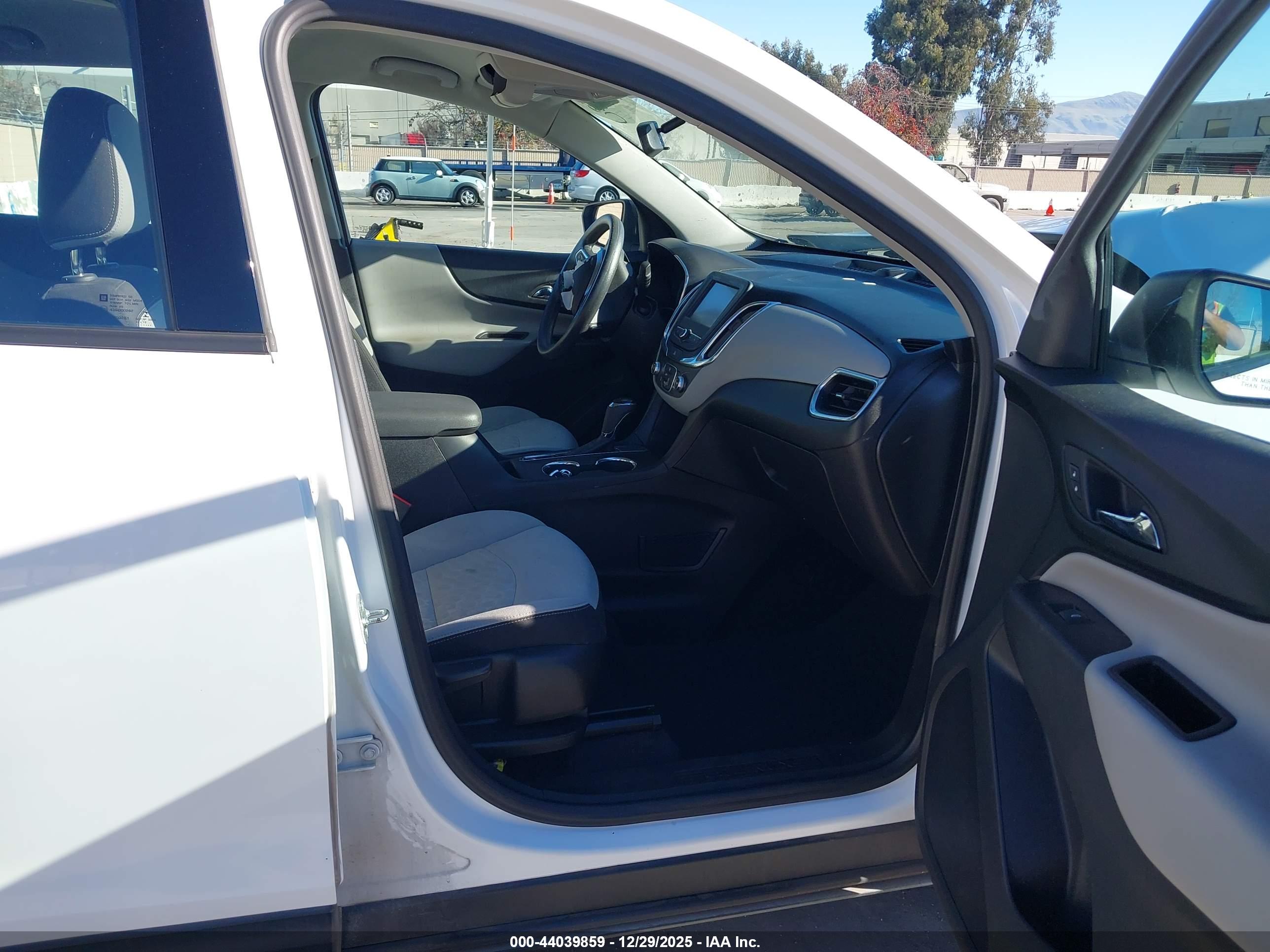 CHEVROLET EQUINOX image 5