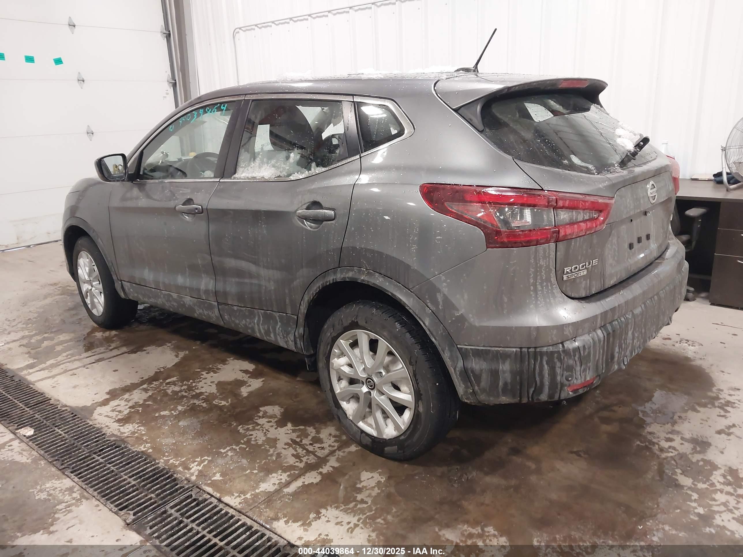 NISSAN ROGUE image 3