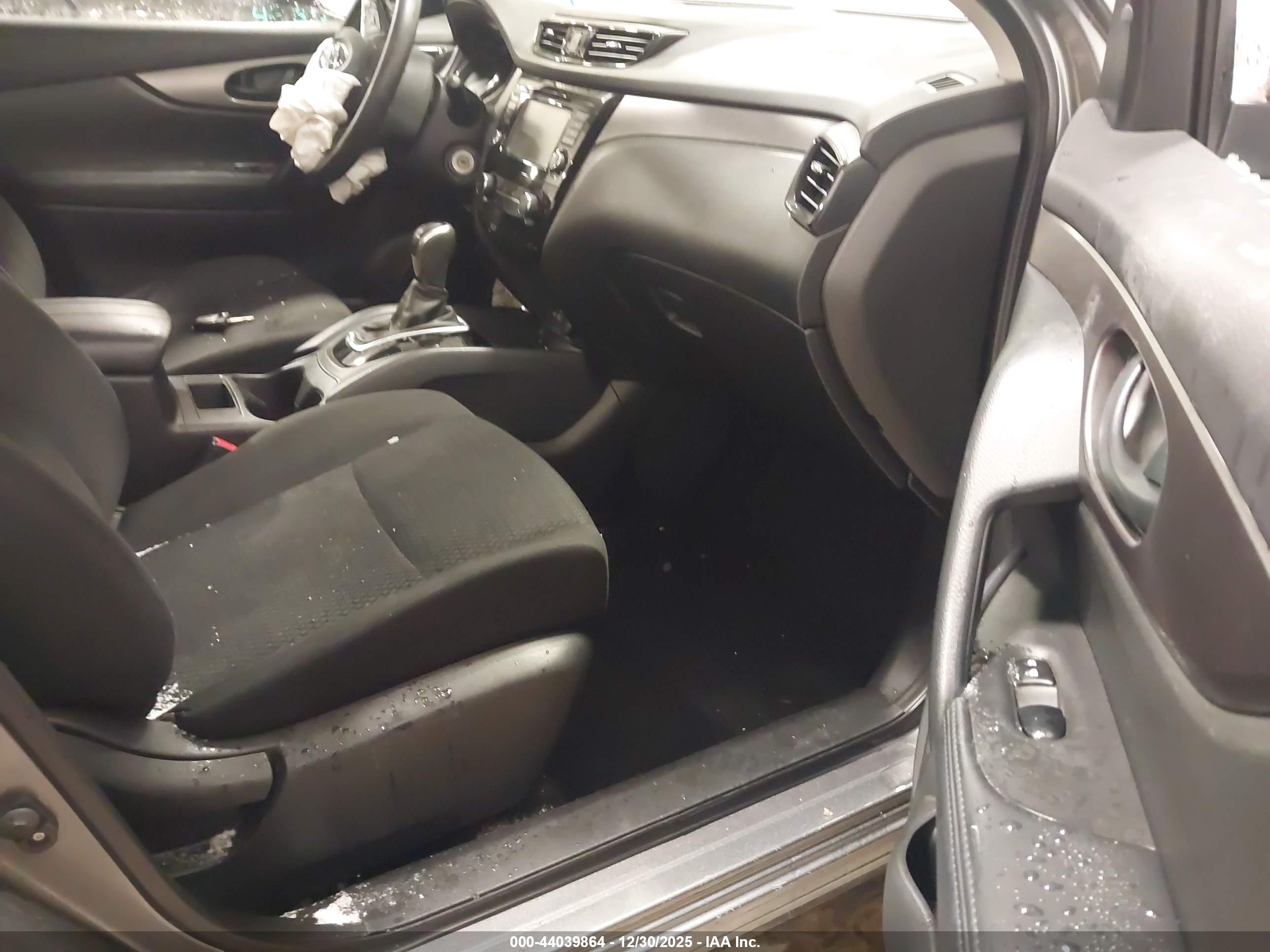 NISSAN ROGUE image 5