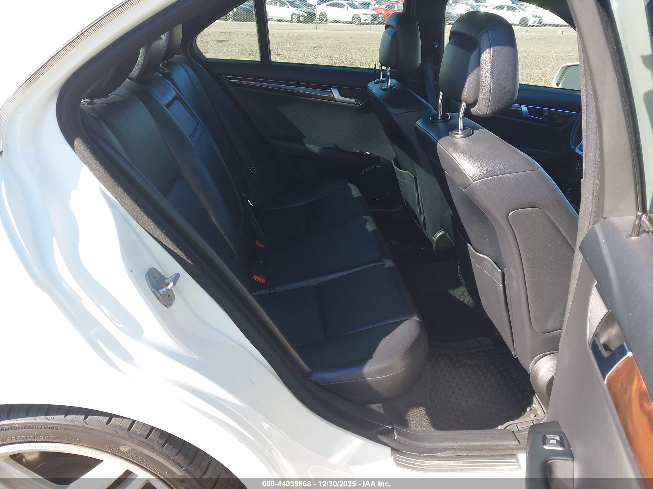MERCEDES-BENZ C image 8