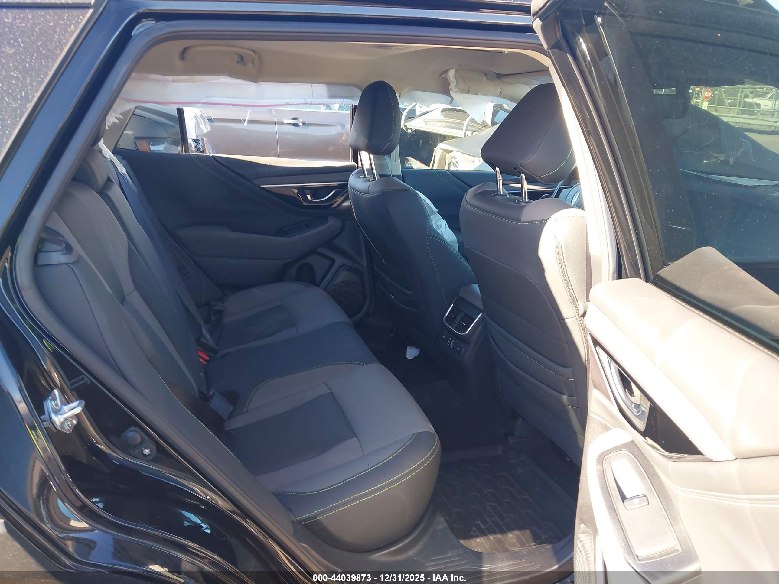 SUBARU OUTBACK image 8