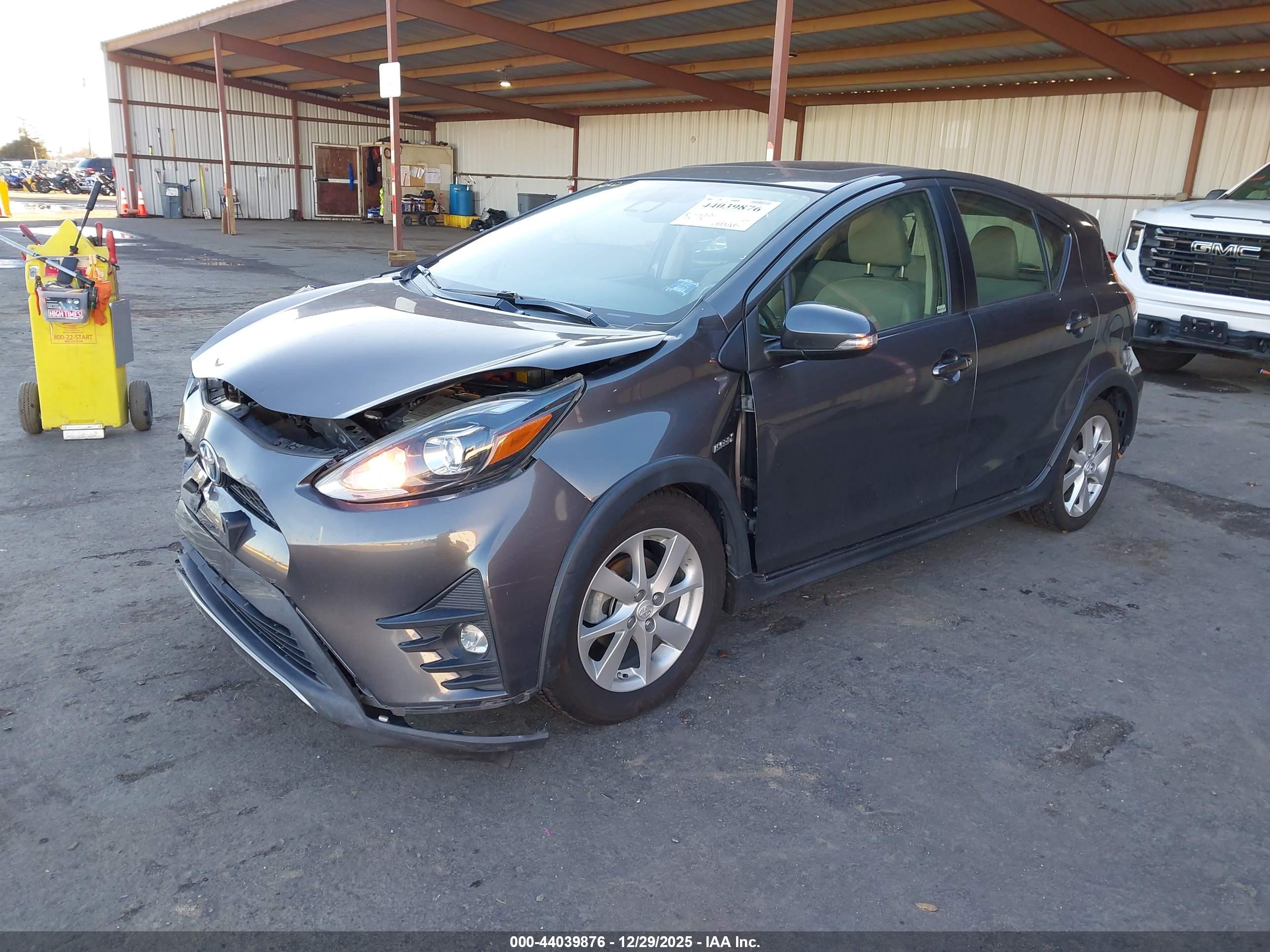 TOYOTA PRIUS image 2