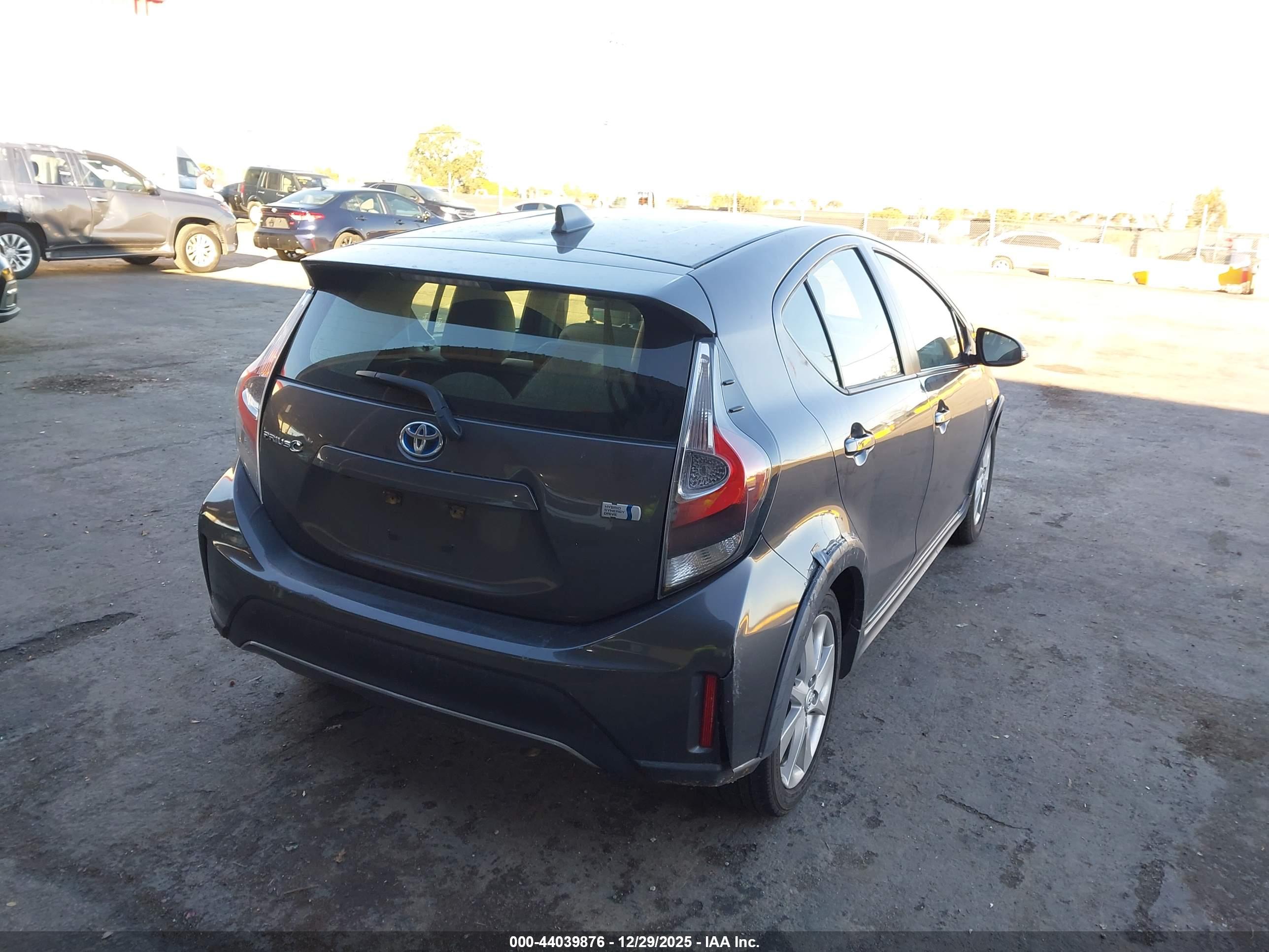 TOYOTA PRIUS image 4